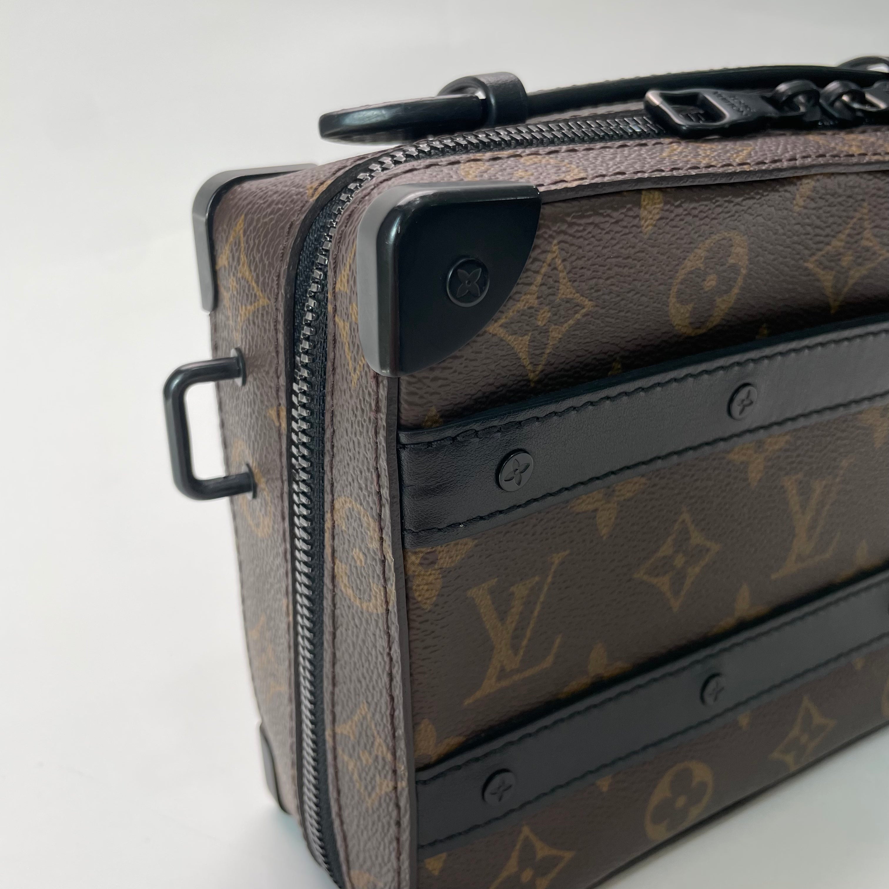 LV HANDLE SOFT TRUNK