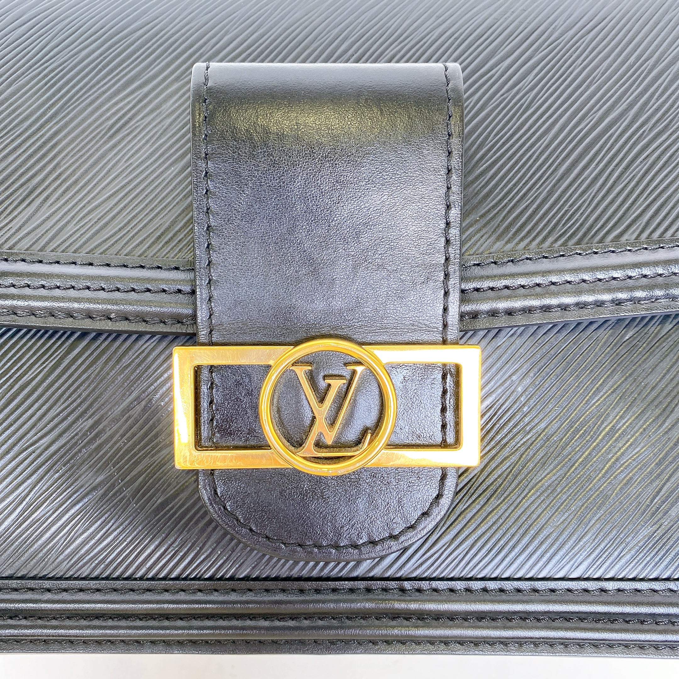 LV DAUPHINE MM EPI IN BLACK