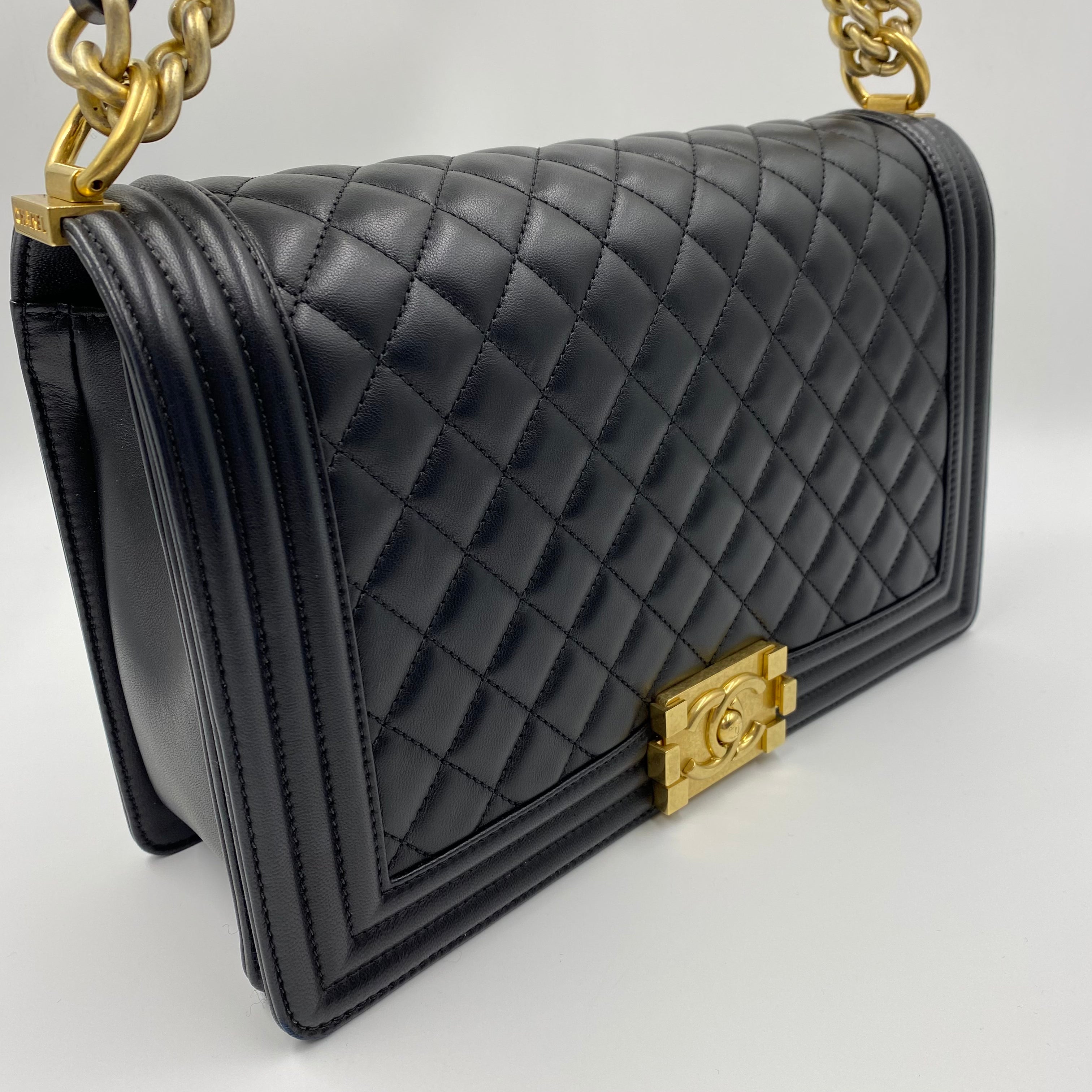 CHANEL BOY NEW MEDIUM IN BLACK