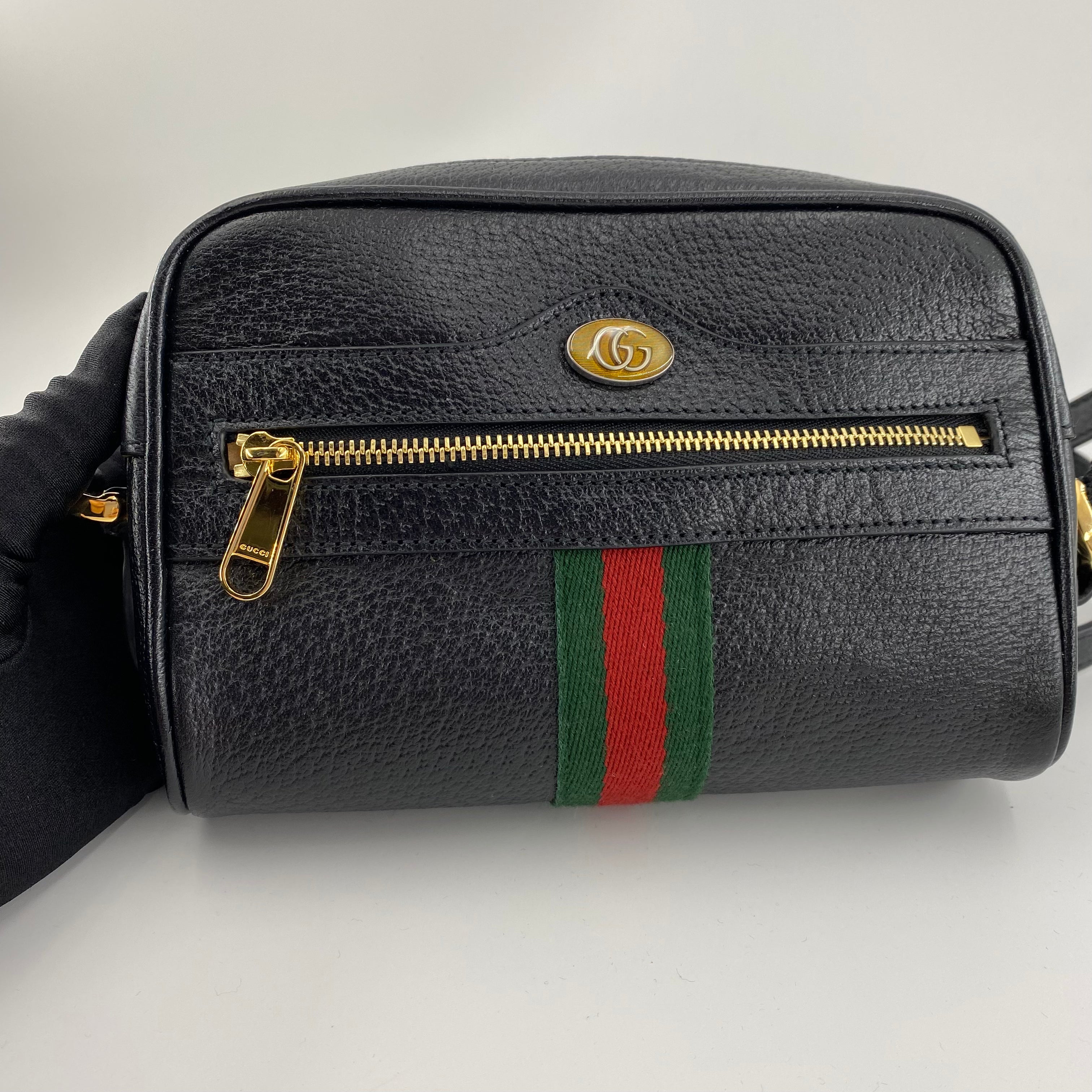 Gucci Camera Crossbody Bag in Black