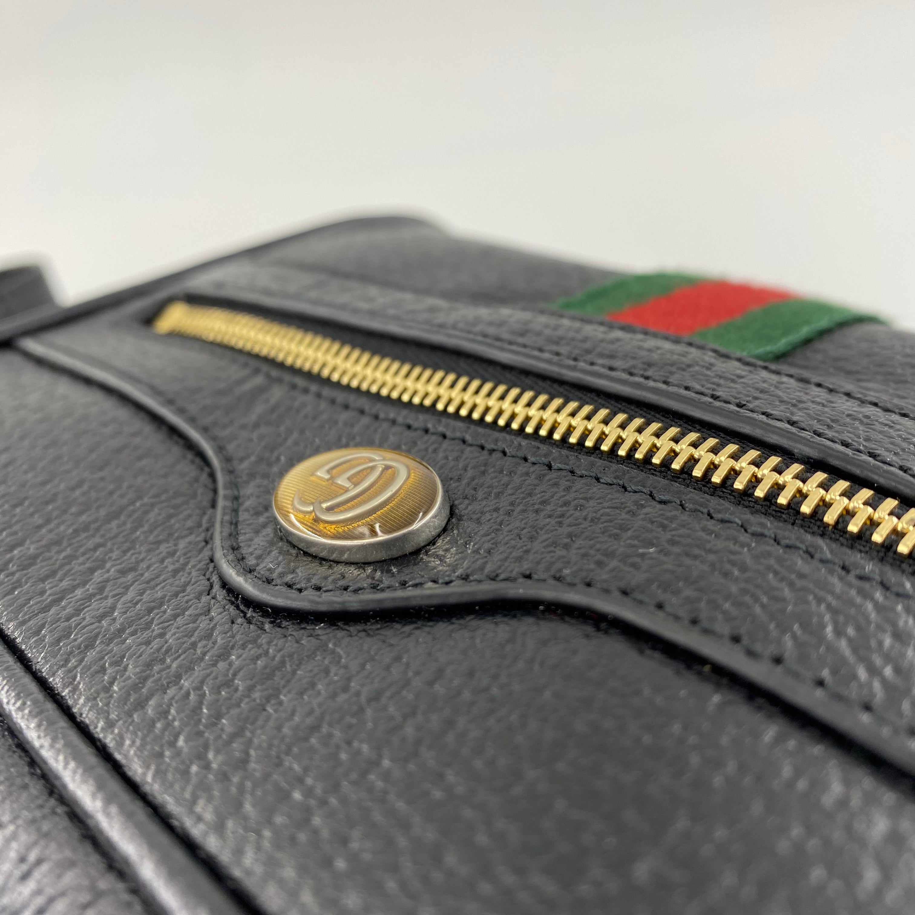 Gucci Camera Crossbody Bag in Black