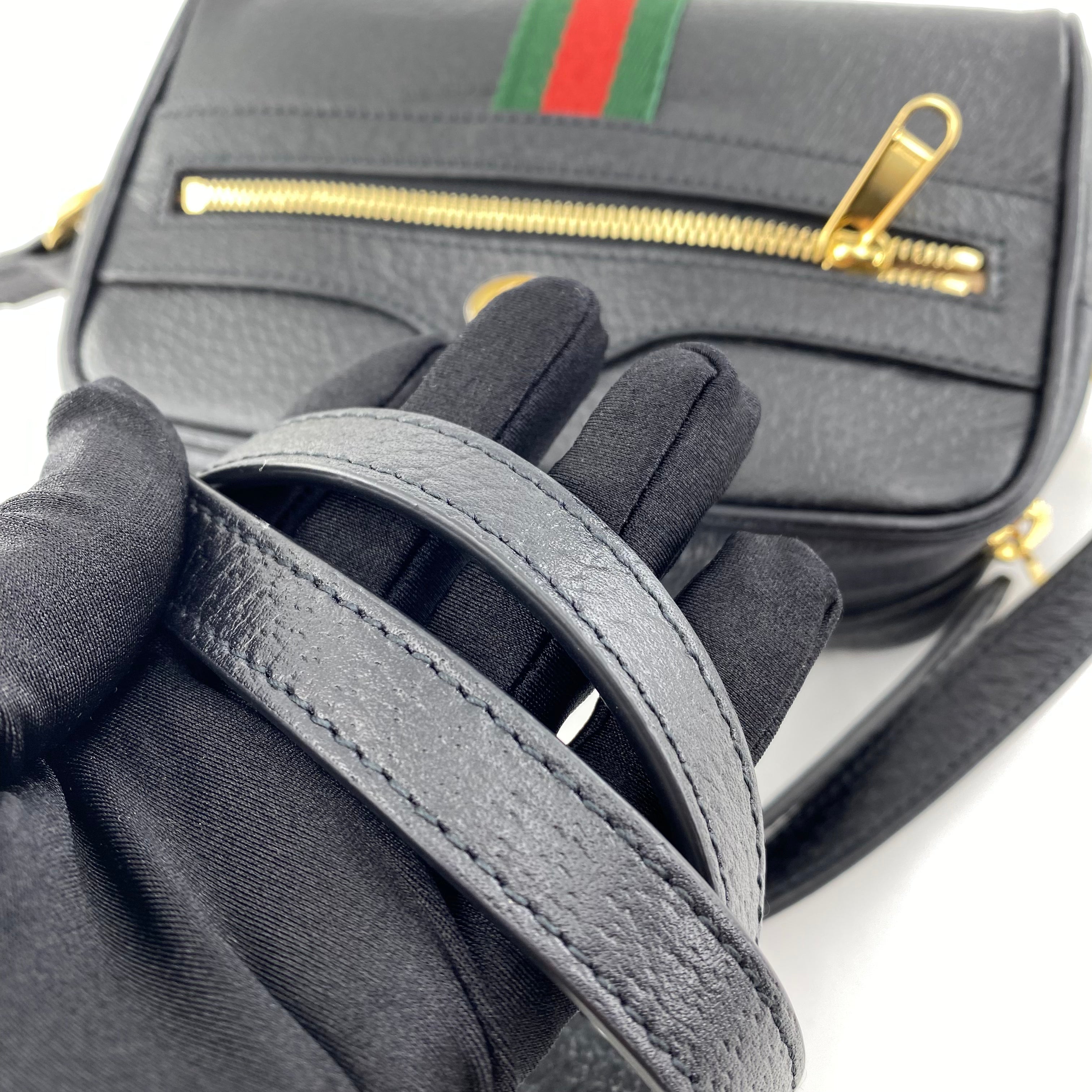 Gucci Camera Crossbody Bag in Black