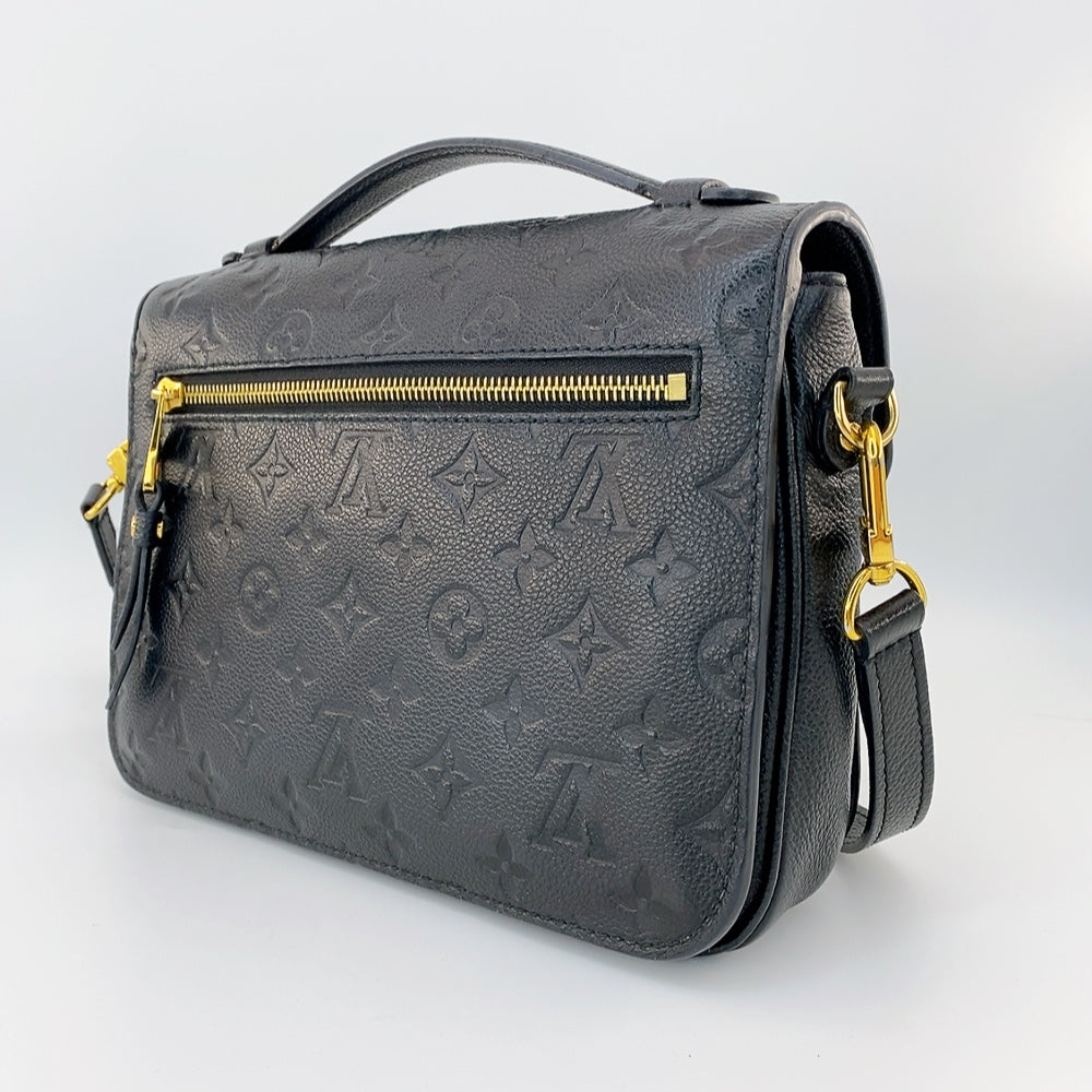 LV POCHETTE METIS IN BLACK