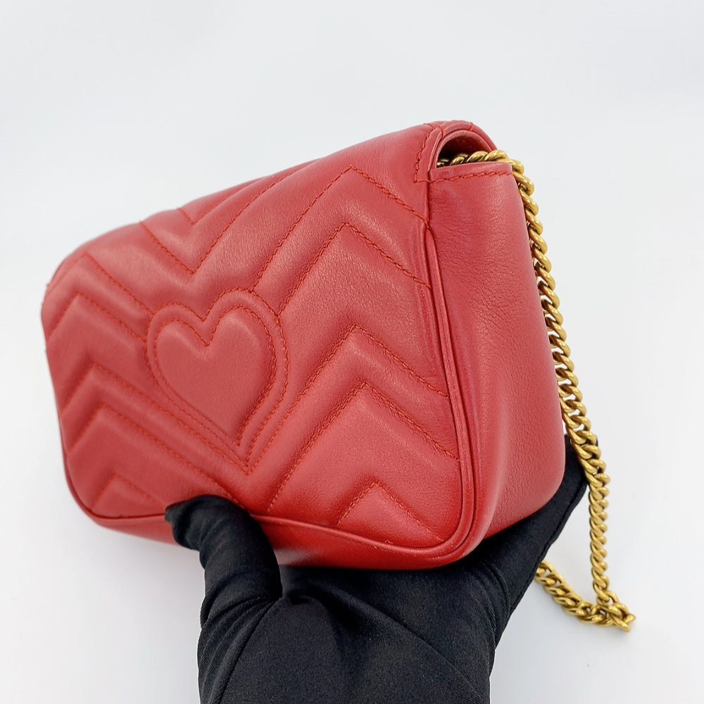 Gucci Marmont Super Mini in  Red