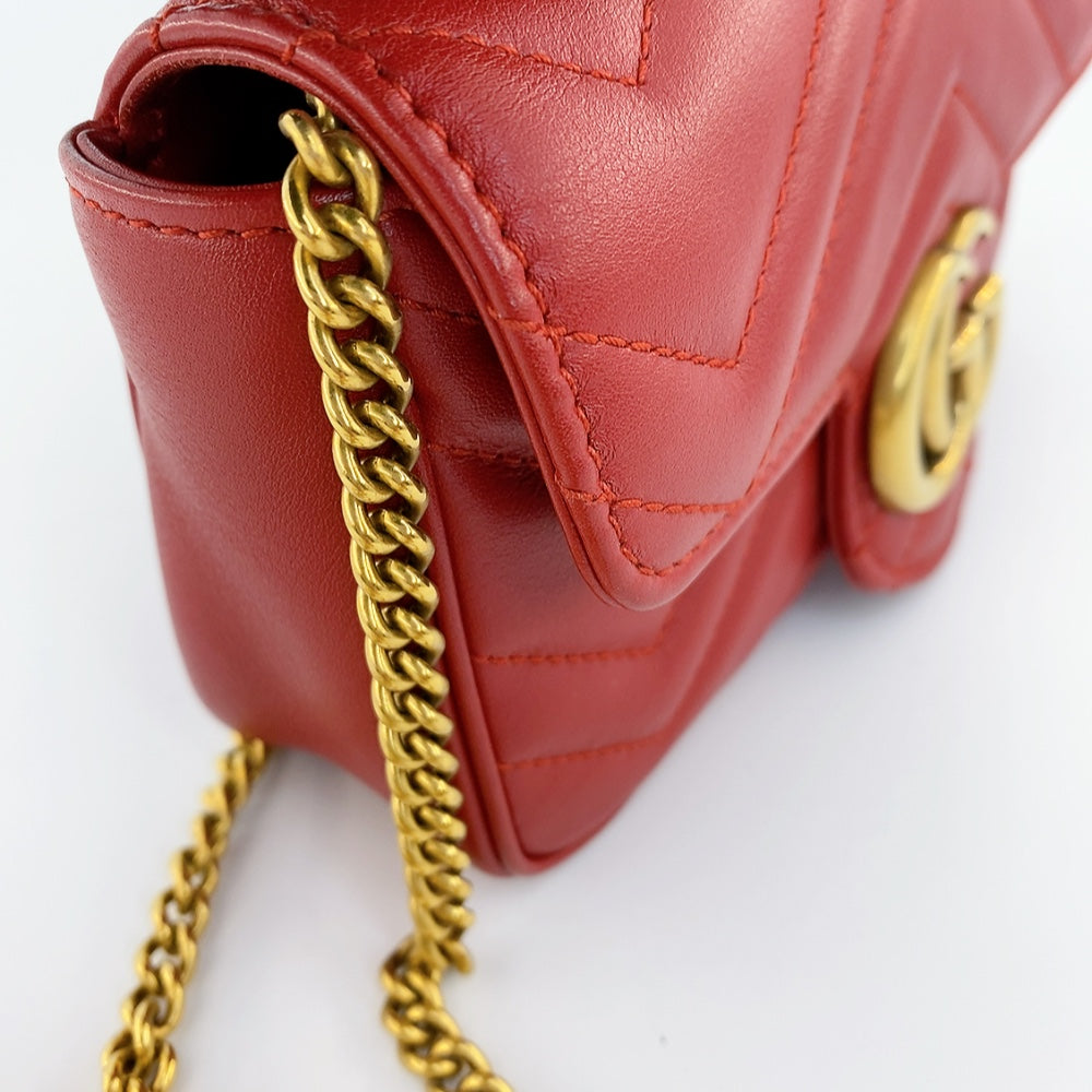 Gucci Marmont Super Mini in  Red