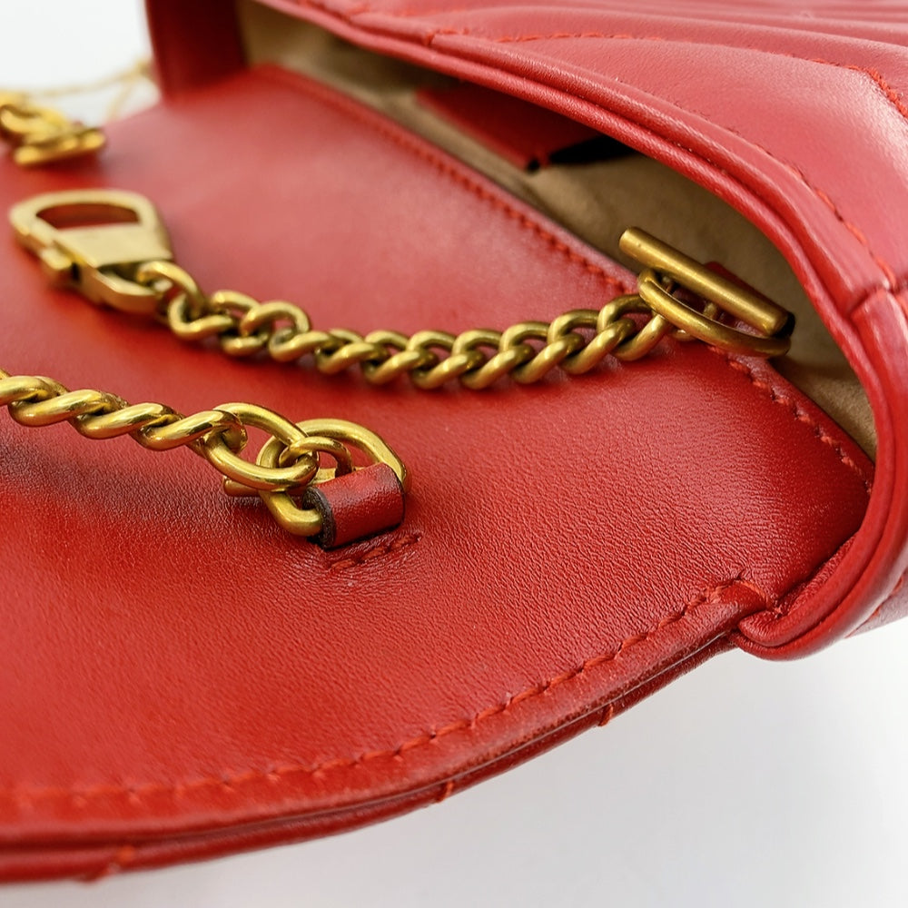 Gucci Marmont Super Mini in  Red