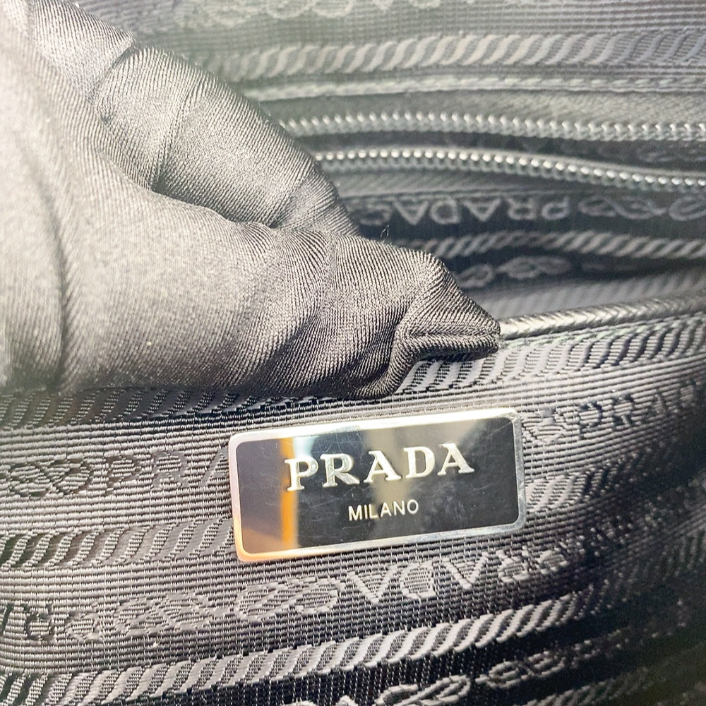 PRADA NYLON MESSENGER IN BLACK