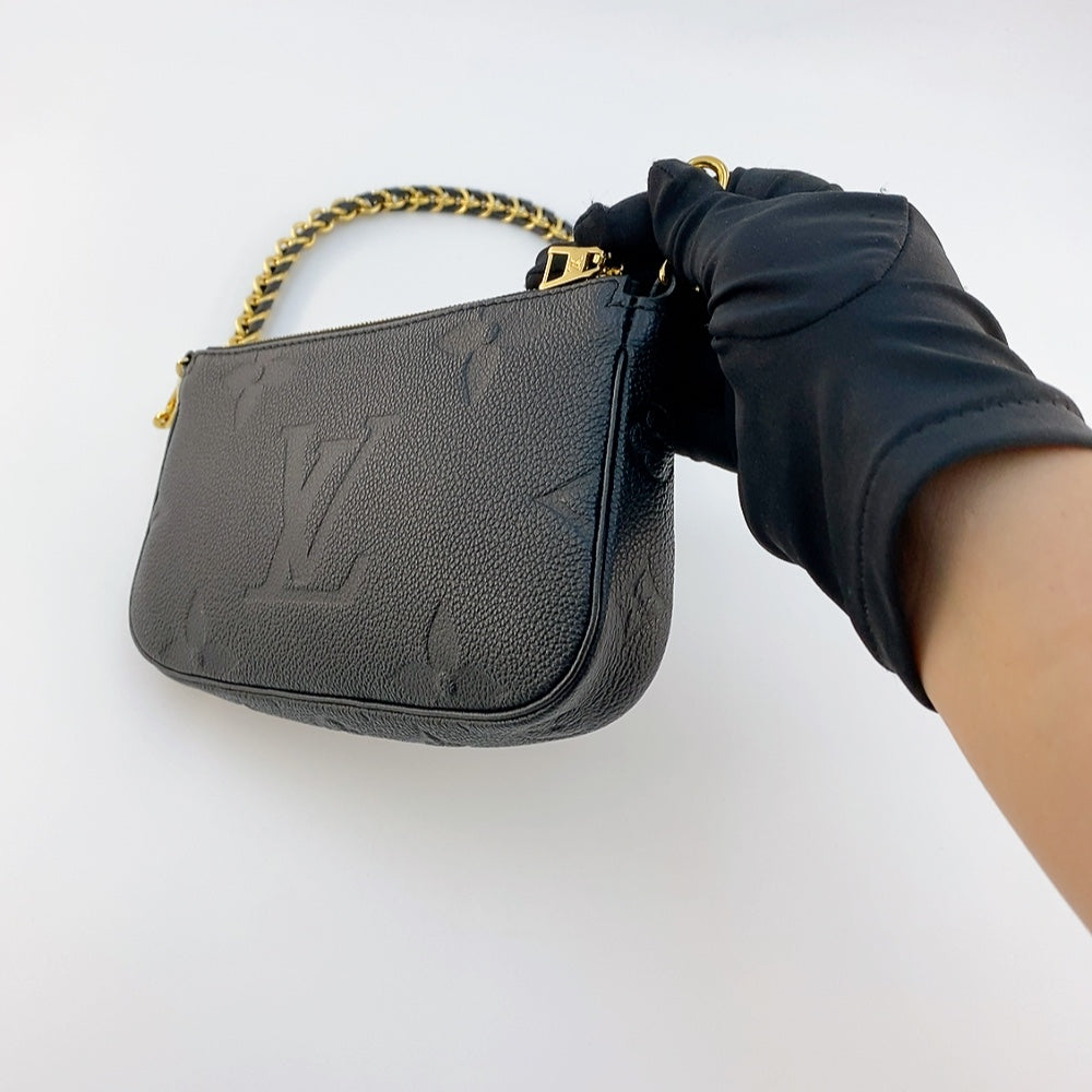 LV Multi Pochette in black