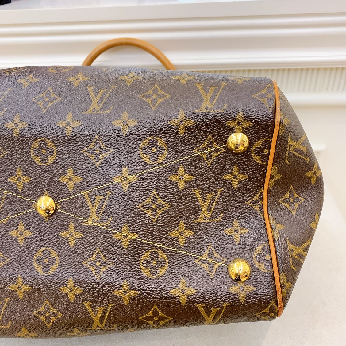 LV Monogram Tivoli GM