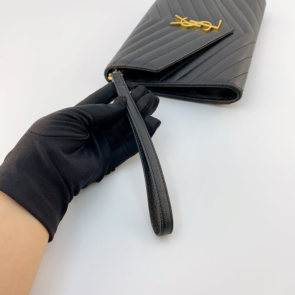 YSL  POUCH IN BLACK