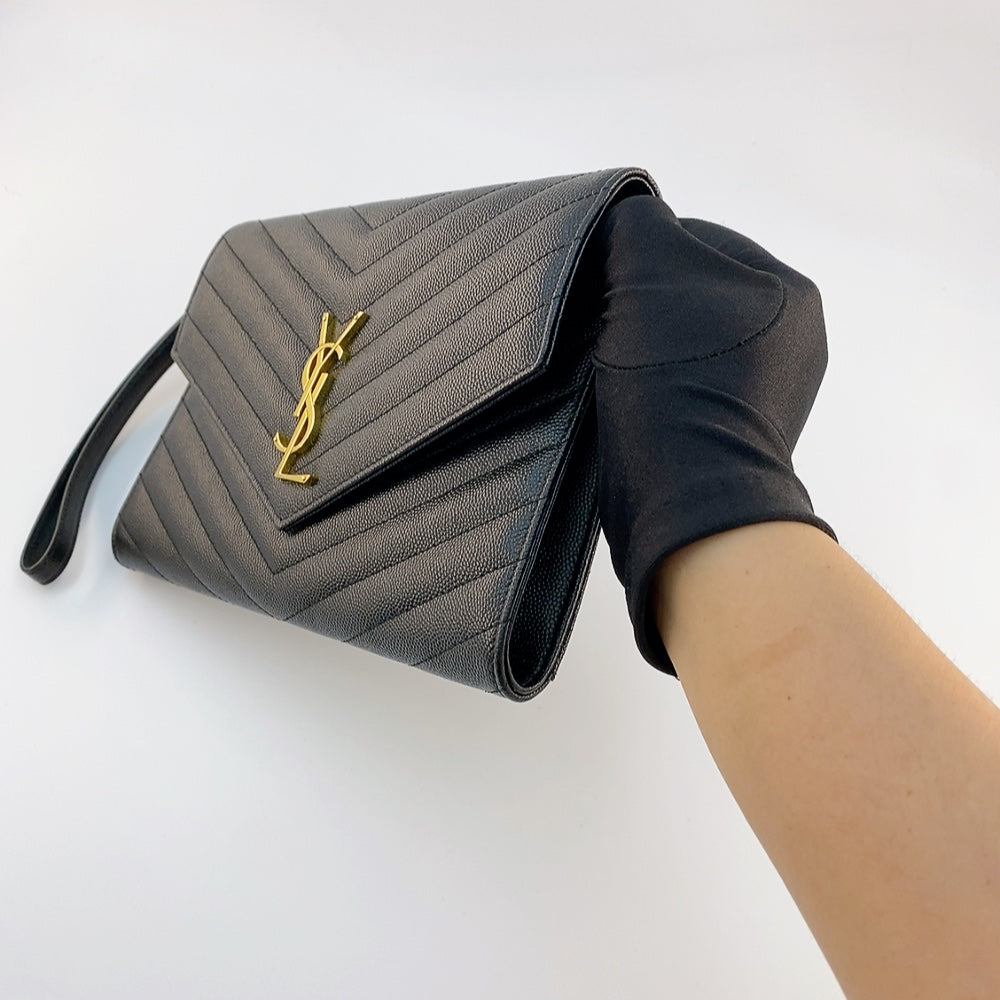 YSL  POUCH IN BLACK