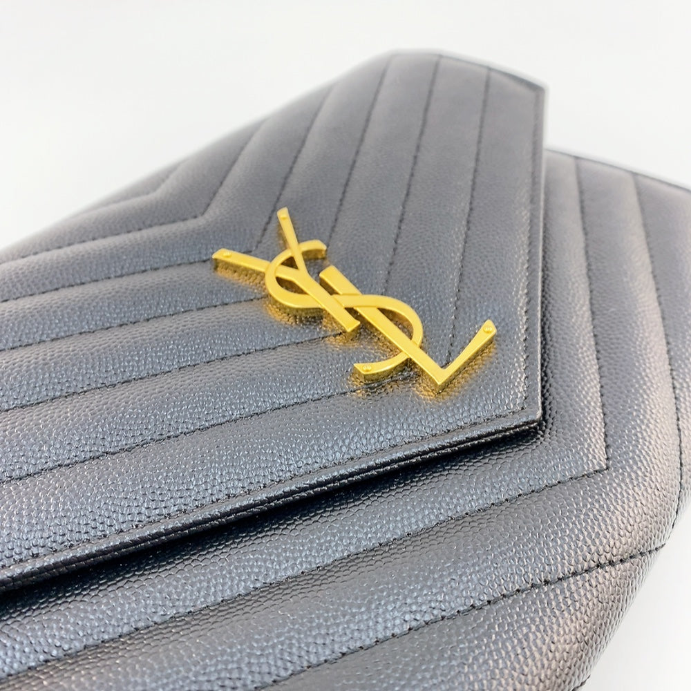 YSL  POUCH IN BLACK