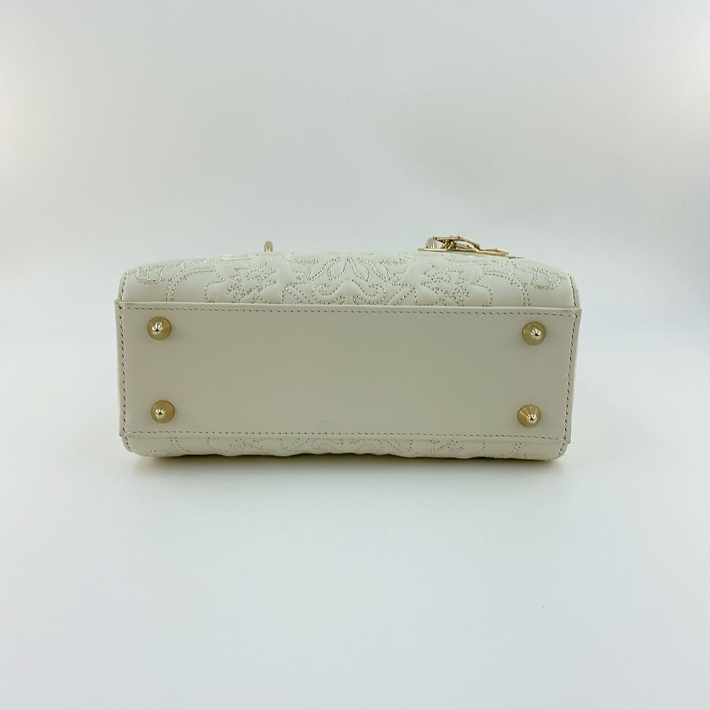 LADY DIOR SMALL IN WHITE