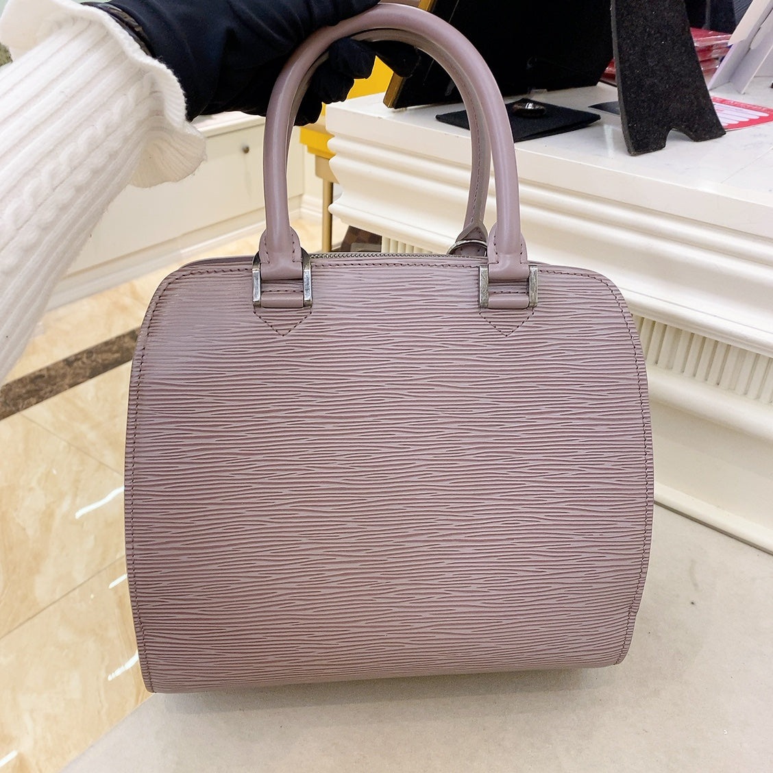 Lv Pont-neuf Leather Bag