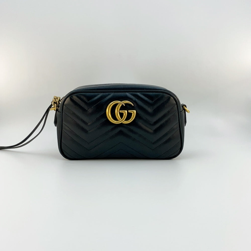 GUCCI MARMONT CAMERA BAG IN BLACK