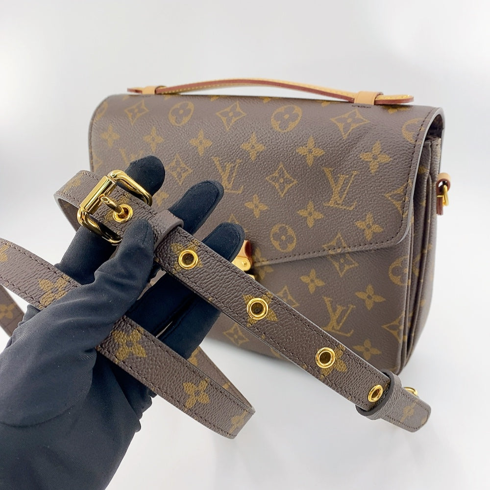 LV POCHETTE METIS MONOGRAM