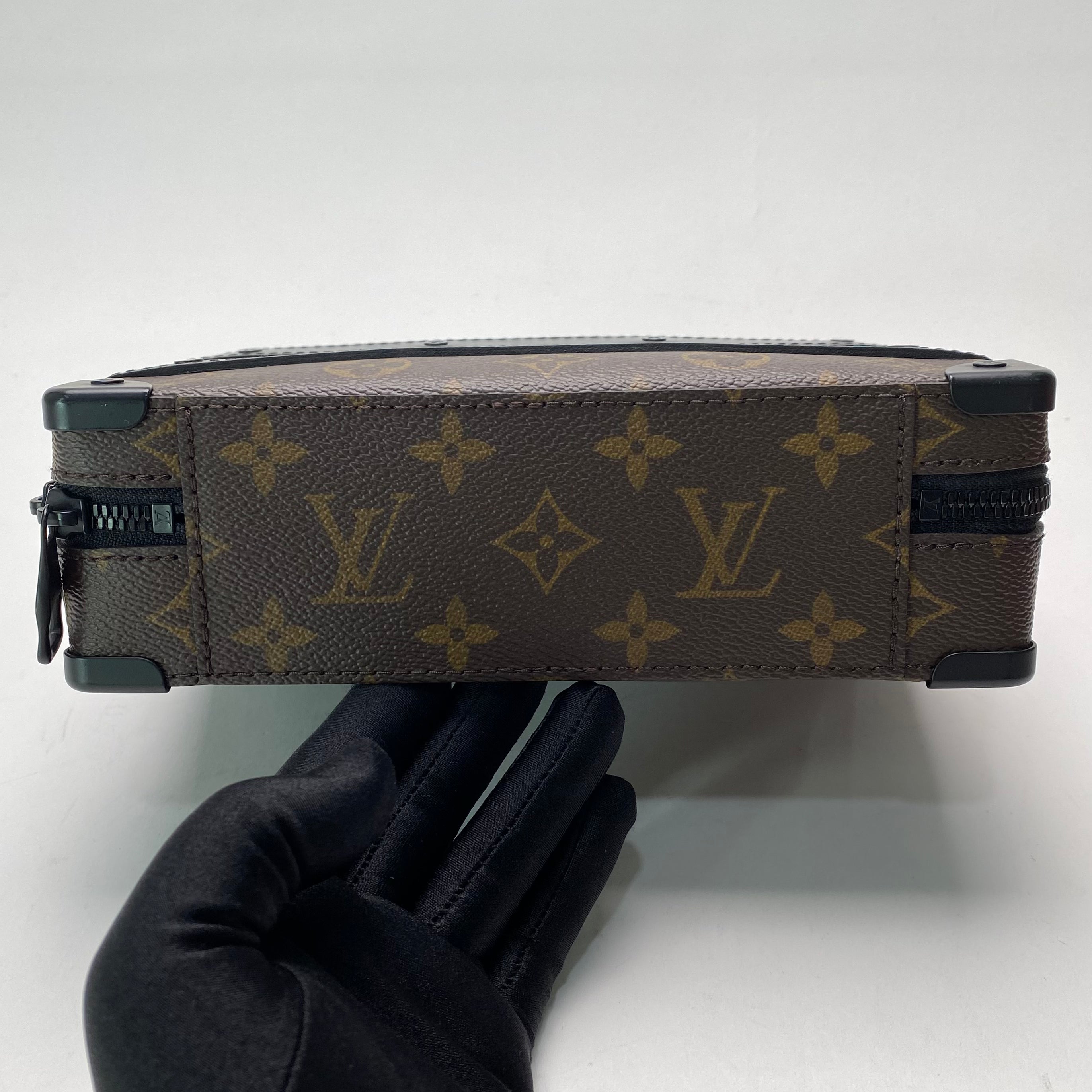 LV HANDLE SOFT TRUNK