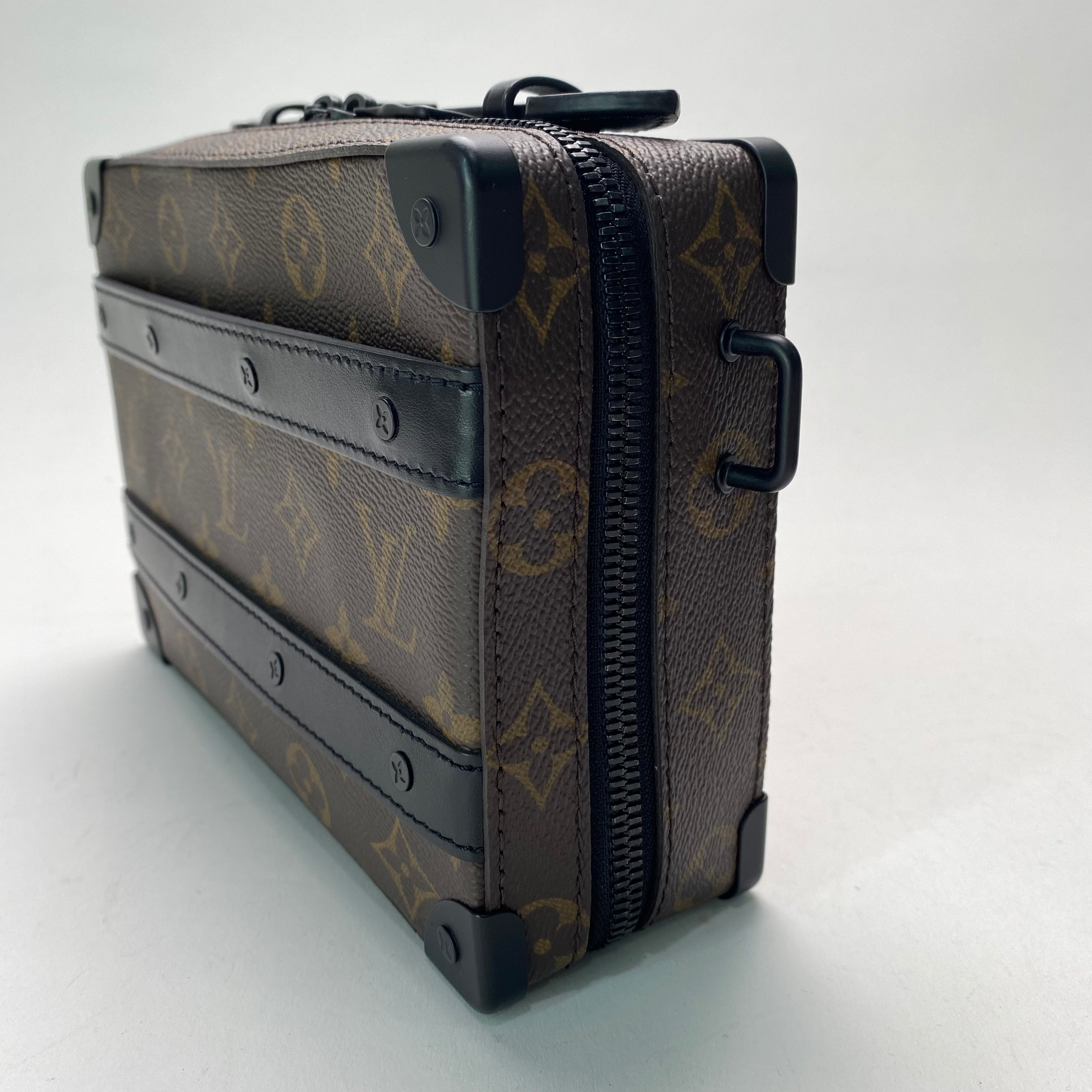 LV HANDLE SOFT TRUNK