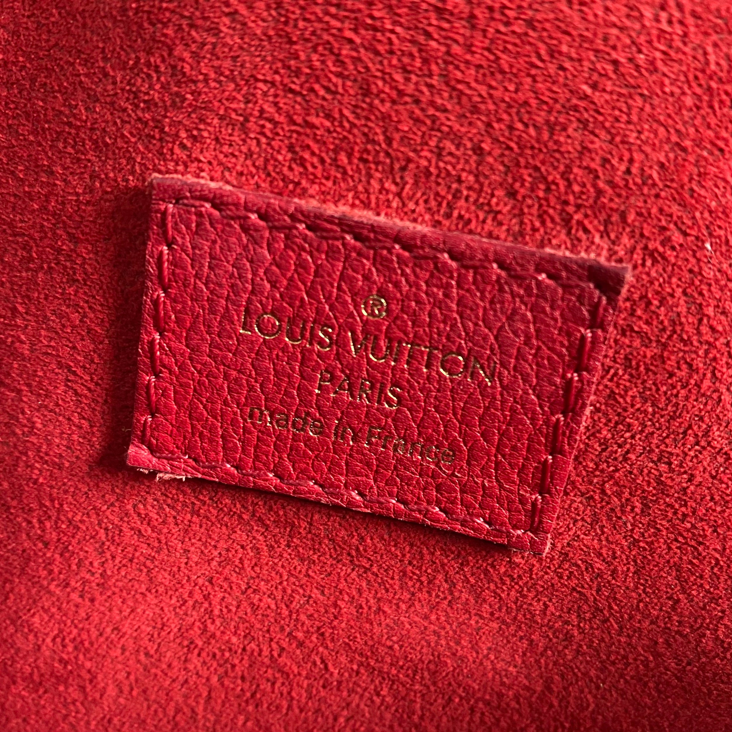 LV VICTOIRE RED