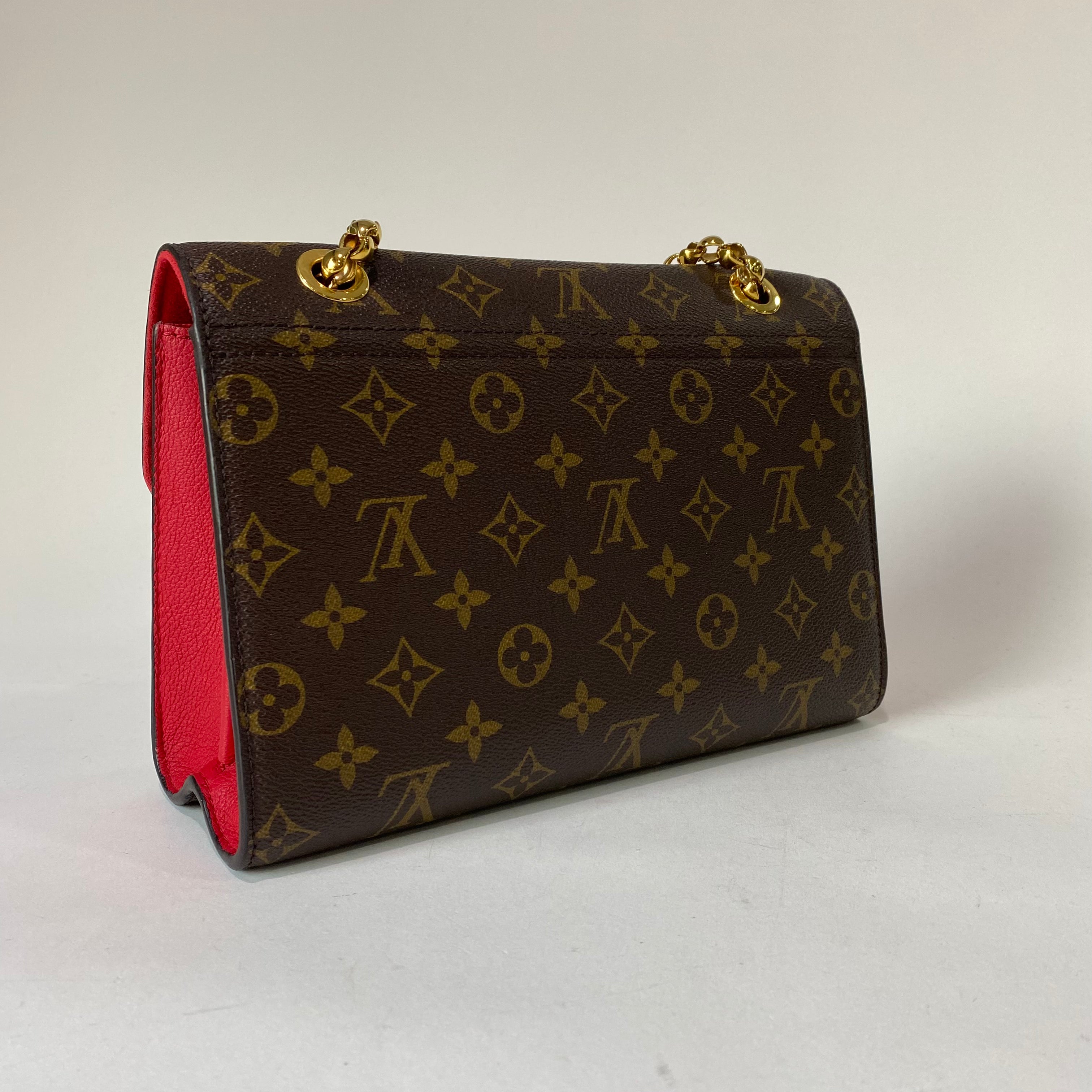 LV VICTOIRE RED