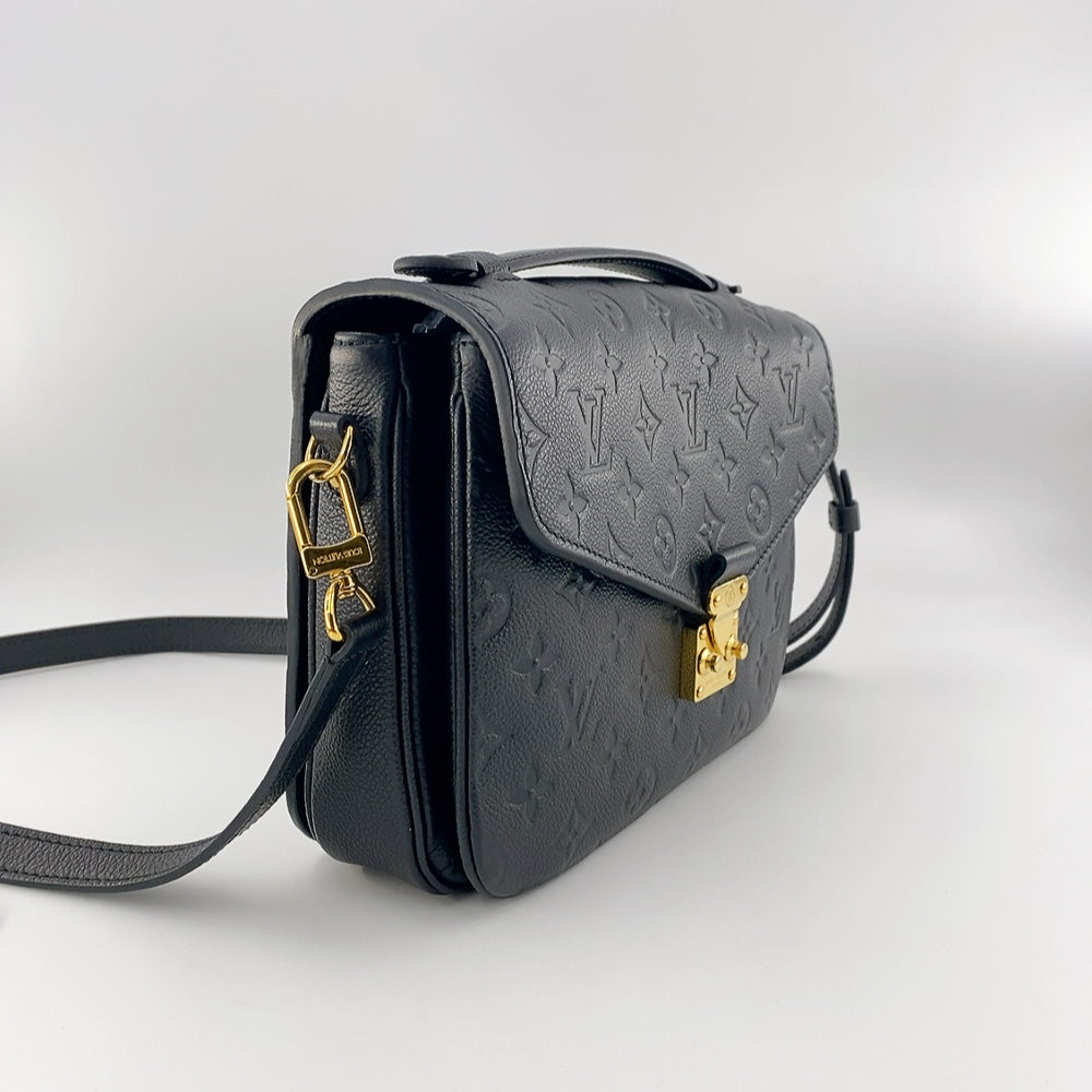 LV POCHETTE METIS IN BLACK