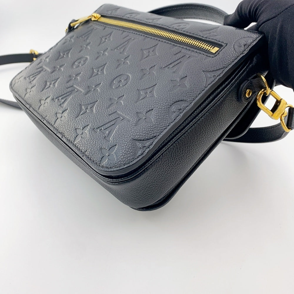 LV POCHETTE METIS IN BLACK