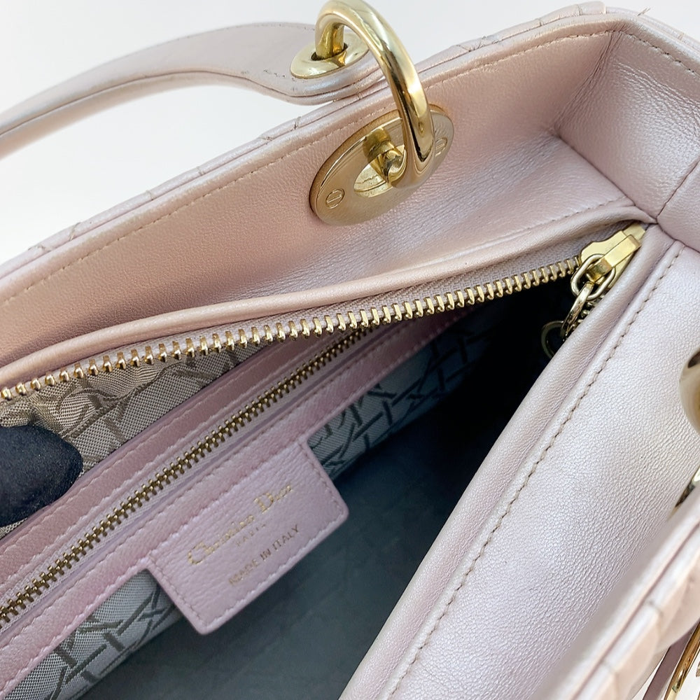 Lady Dior Medium in Light Pink