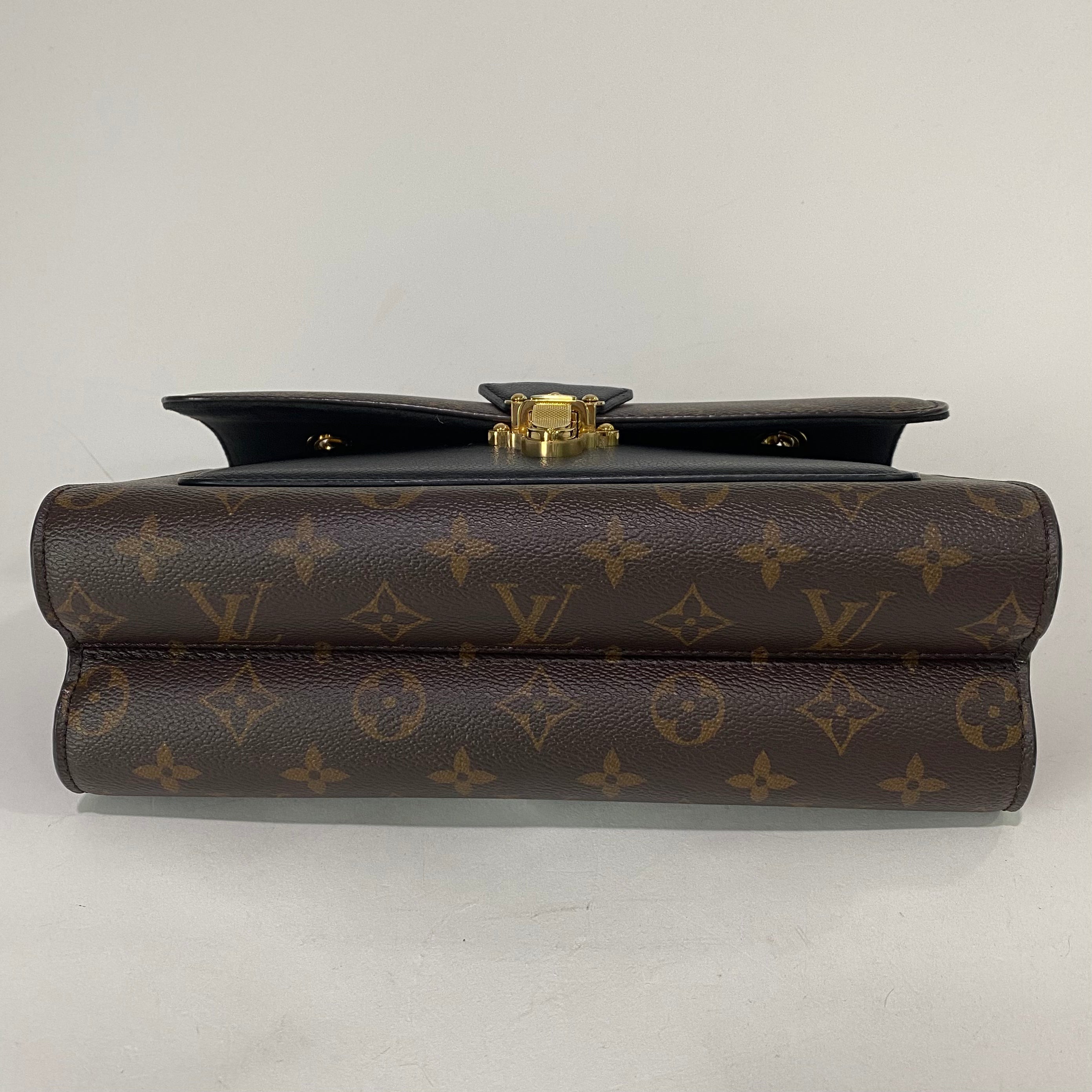 LV VICTOIRE IN BLACK