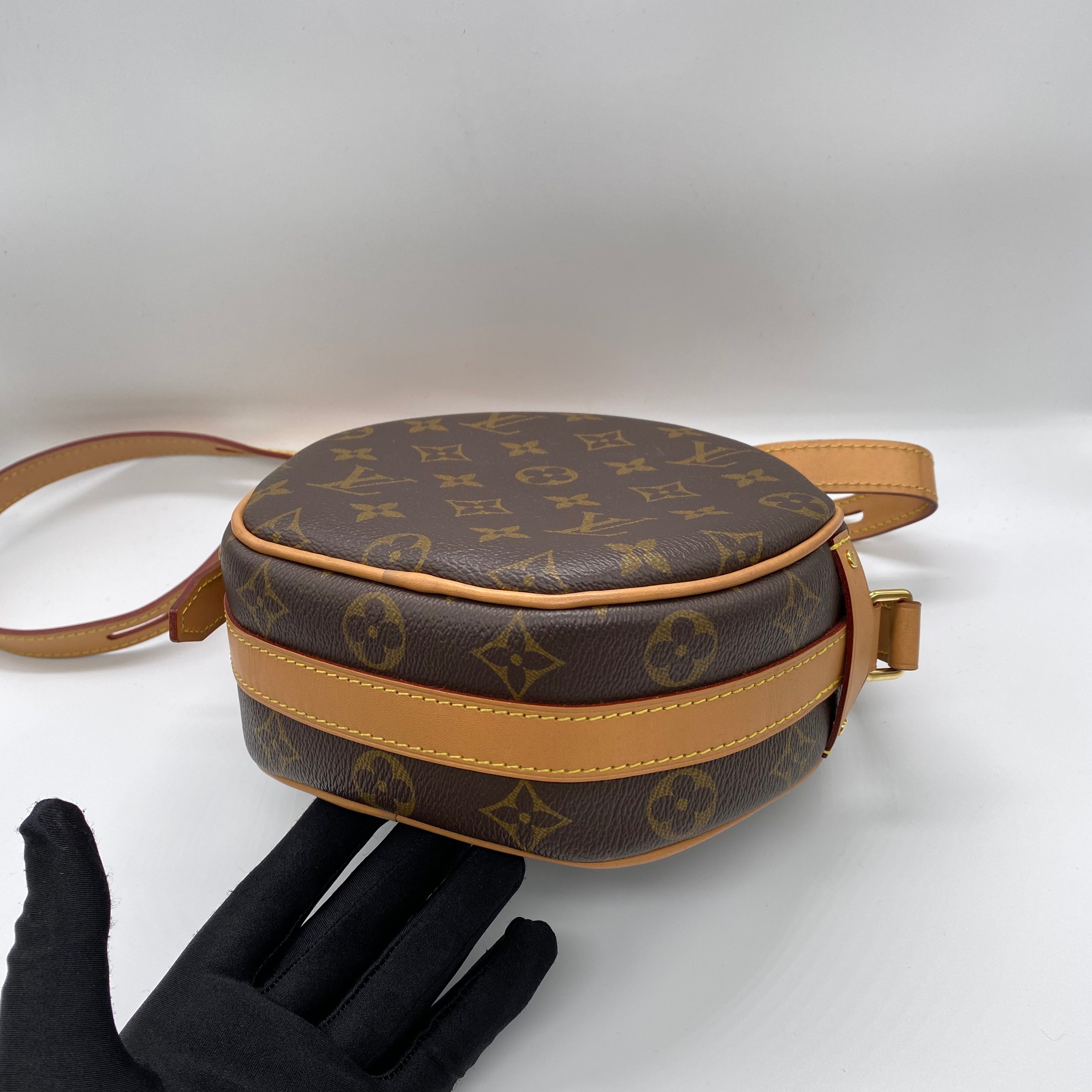 LV BOITE CHAPEAU SOUPLE