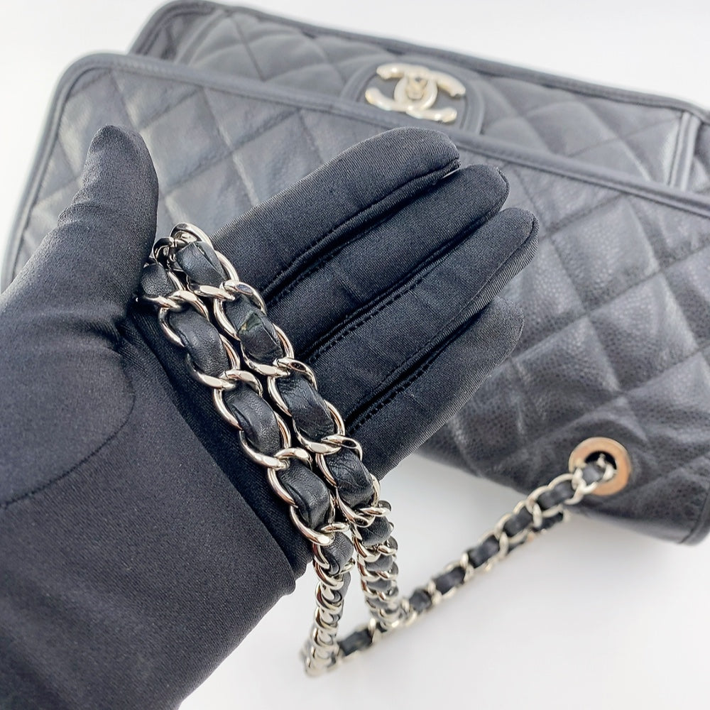 Chanel Caviar French Riviera Flap in Black