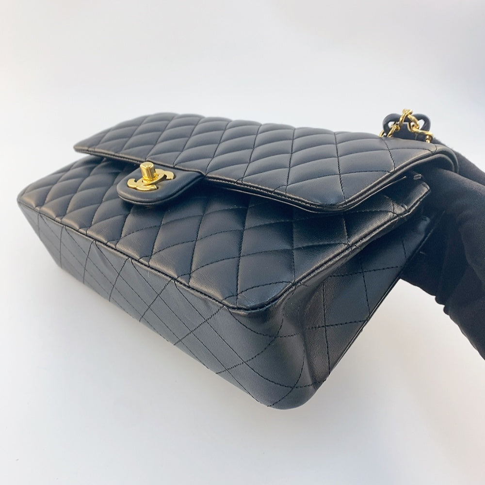 CHANEL MEDIUM CLASSIC IN BLACK