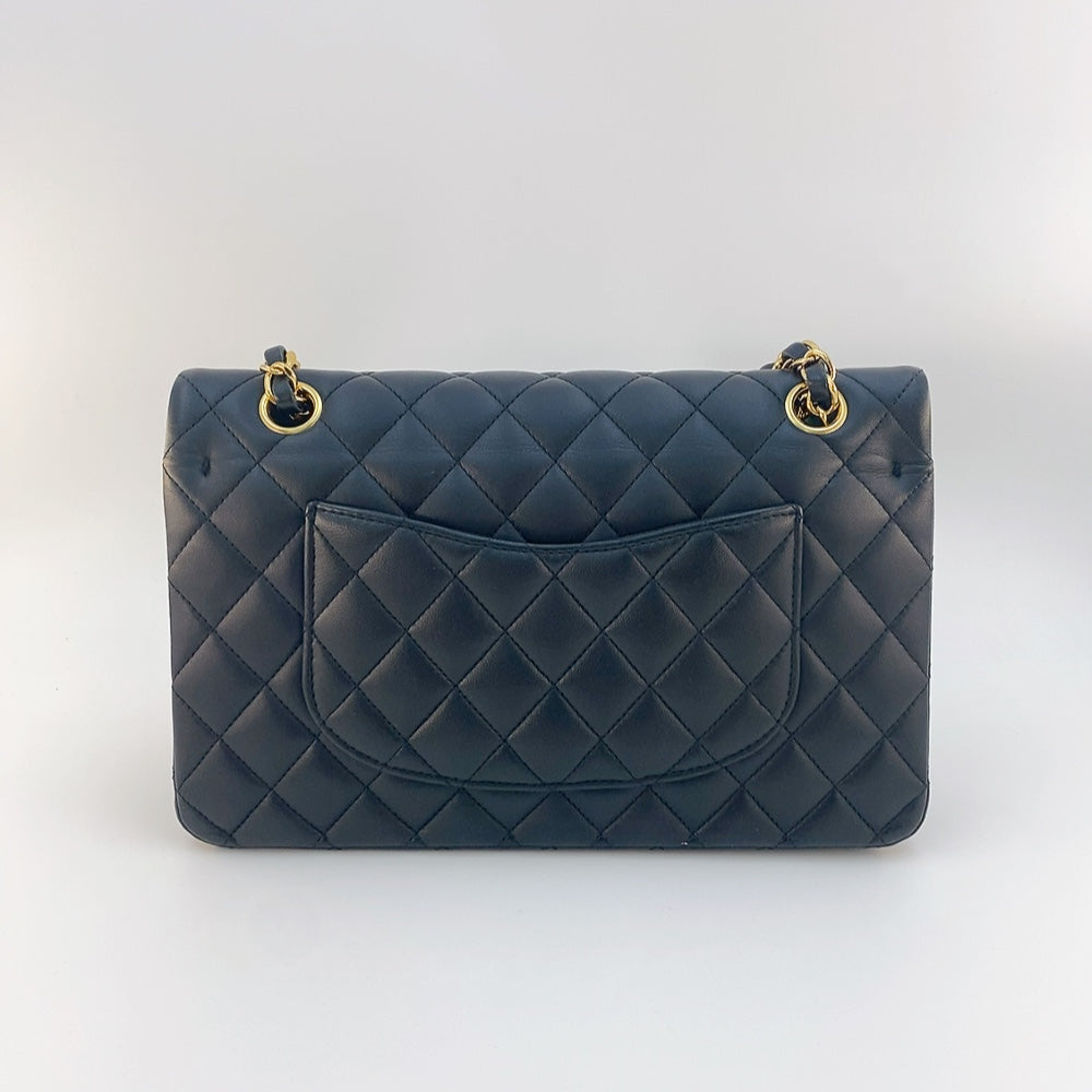 CHANEL MEDIUM CLASSIC IN BLACK