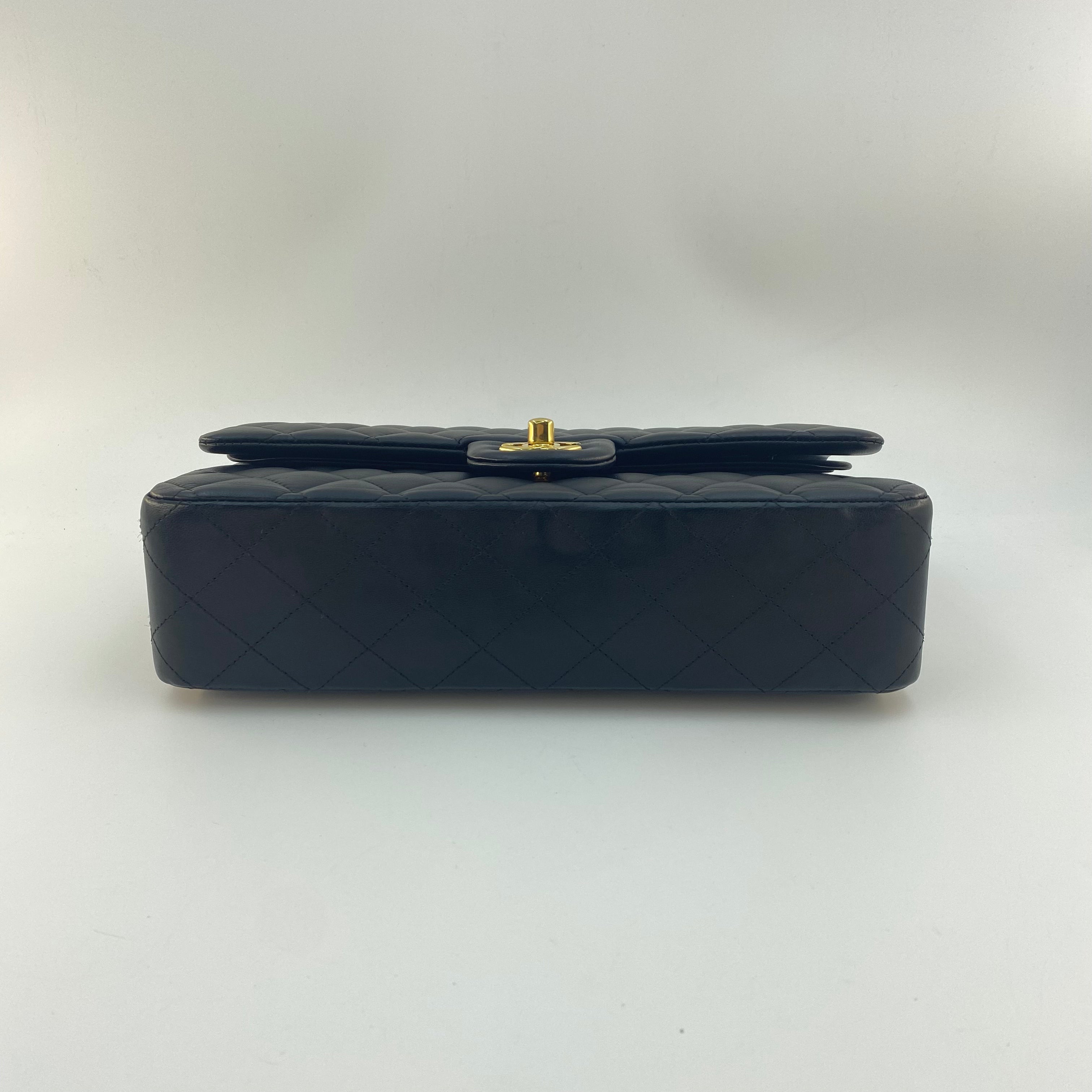 CHANEL MEDIUM CLASSIC IN BLACK