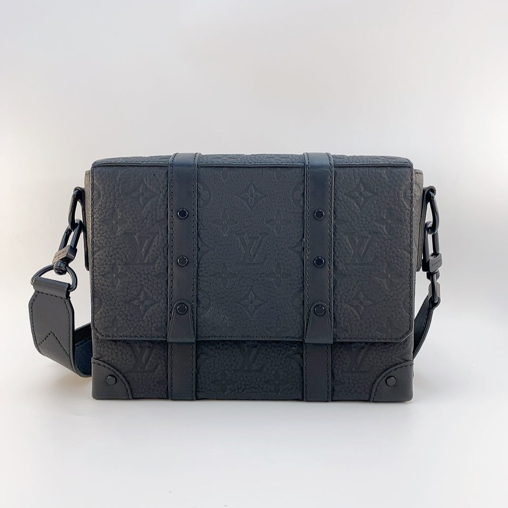 LV Trunk Messenger in Black