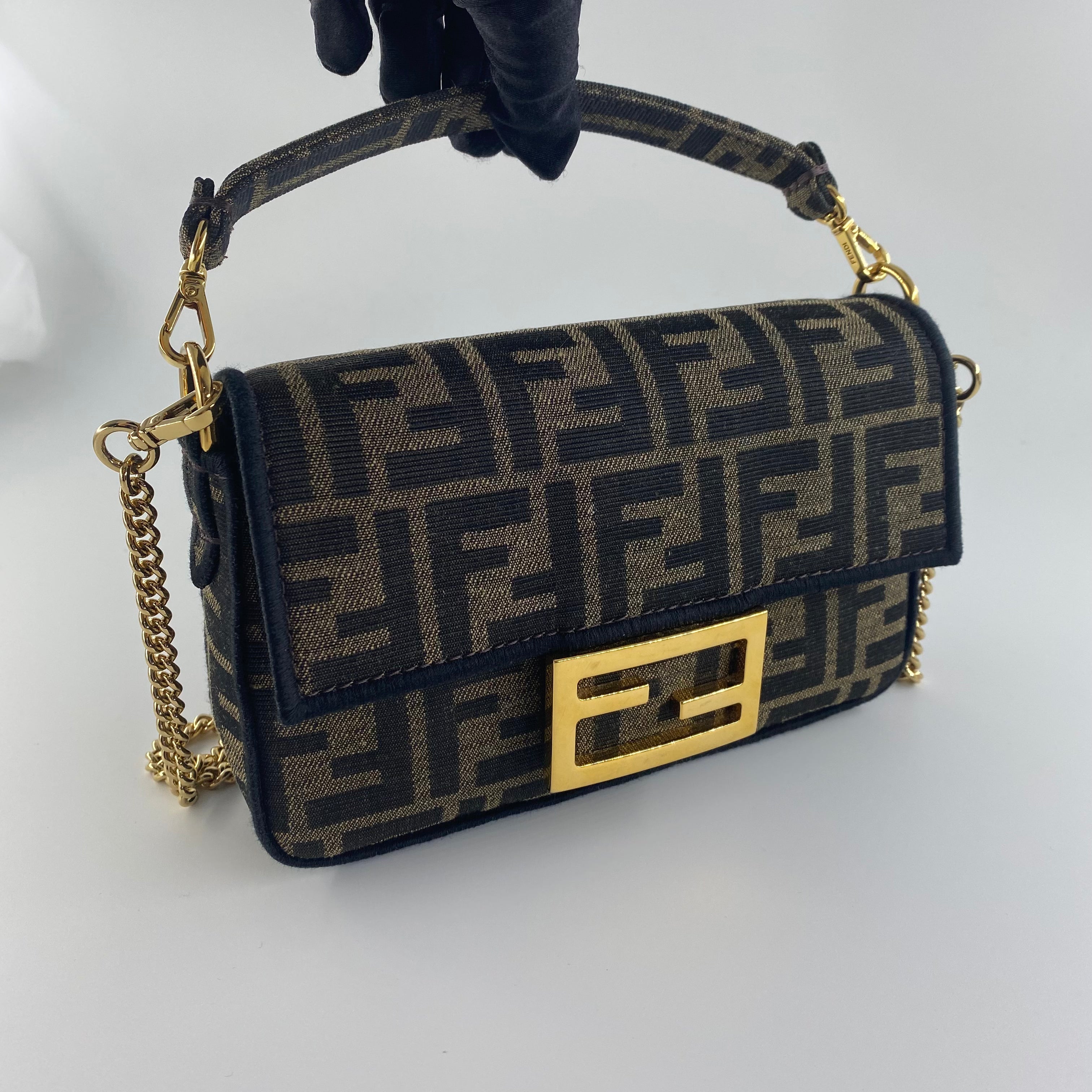 Fendi mini baguette sale