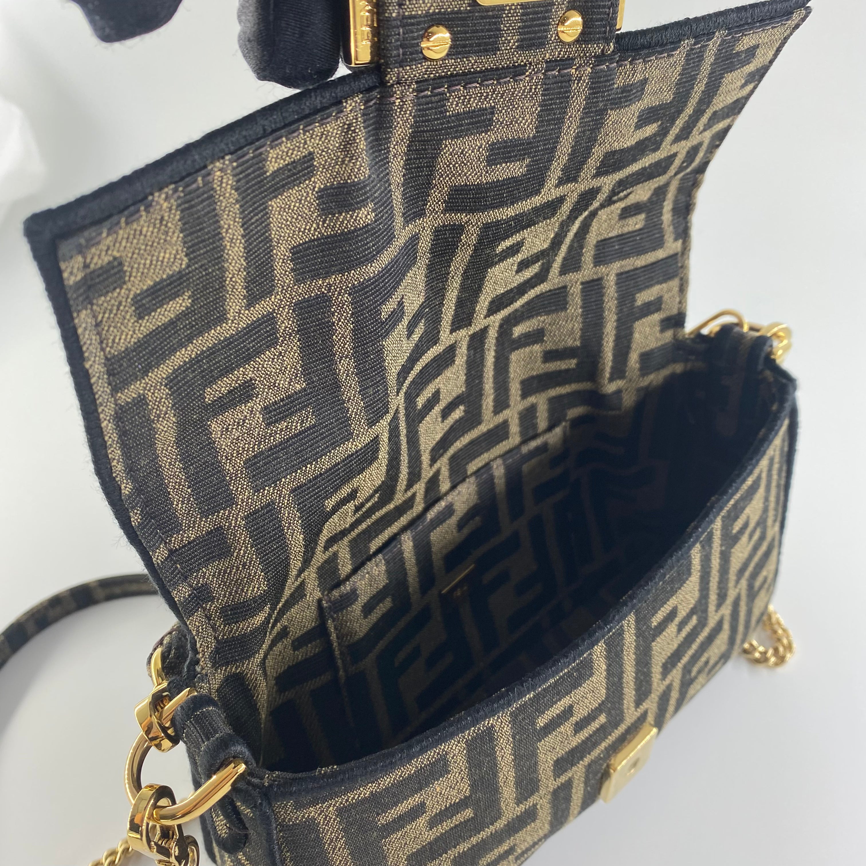 Fendi baguette Mini