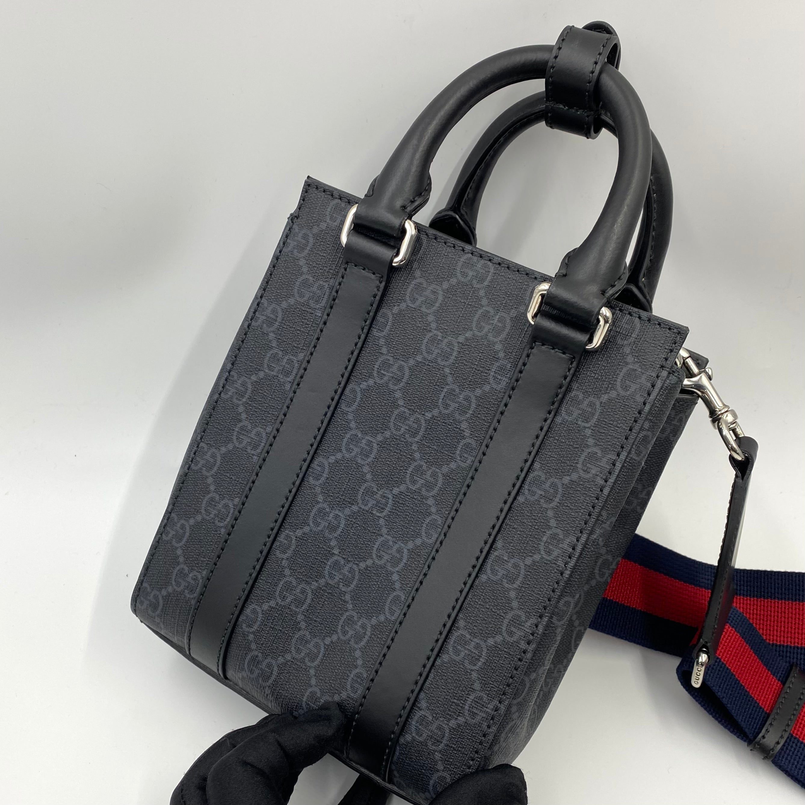 GUCCI GG SUPREME CANVAS TOTE BAG IN BLACK