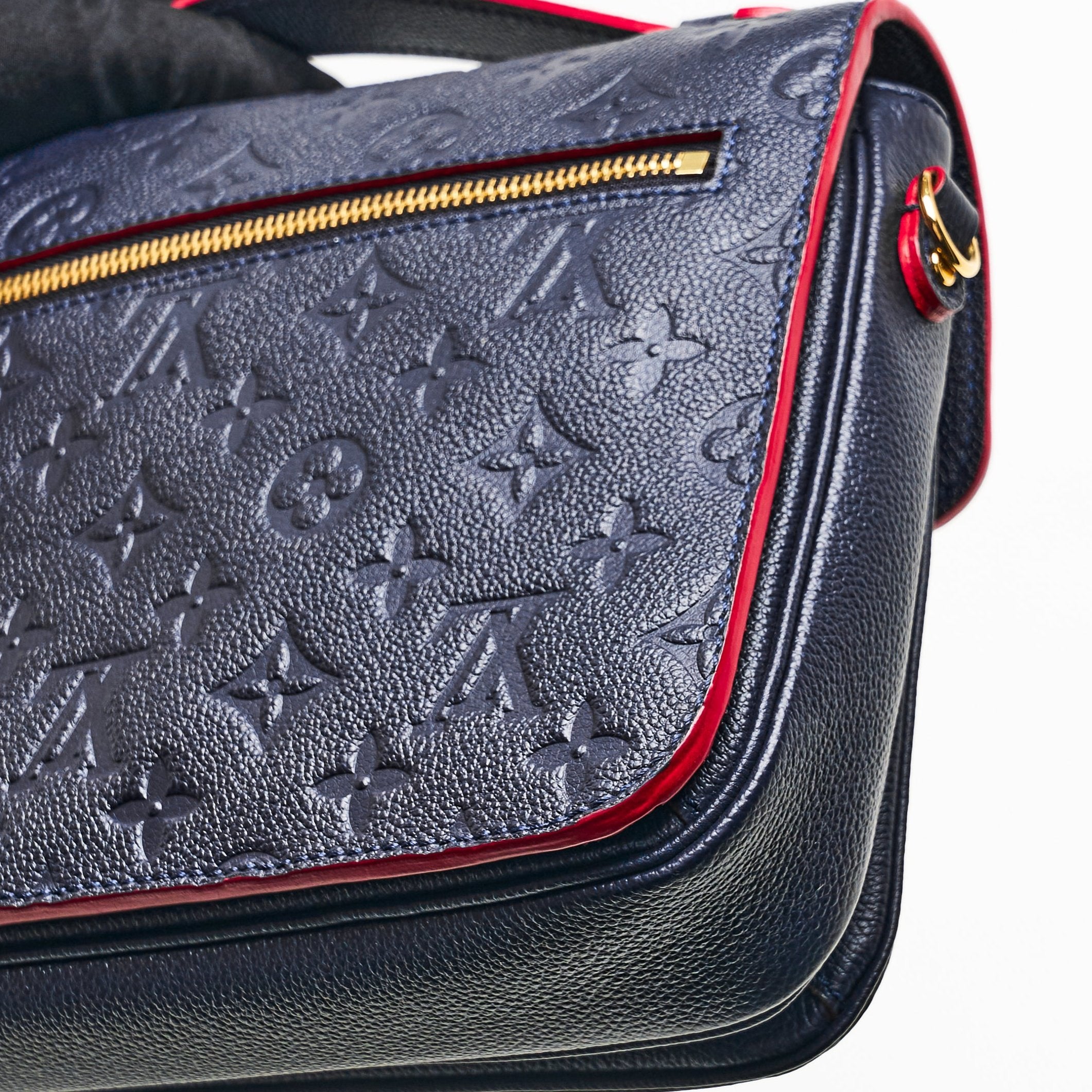 LV POCHETTE METIS IN NAVY BLUE