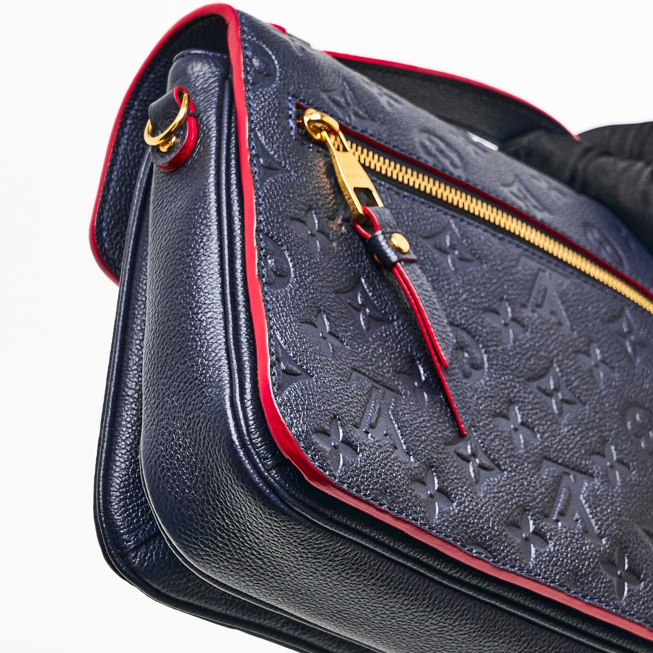 LV POCHETTE METIS IN NAVY BLUE