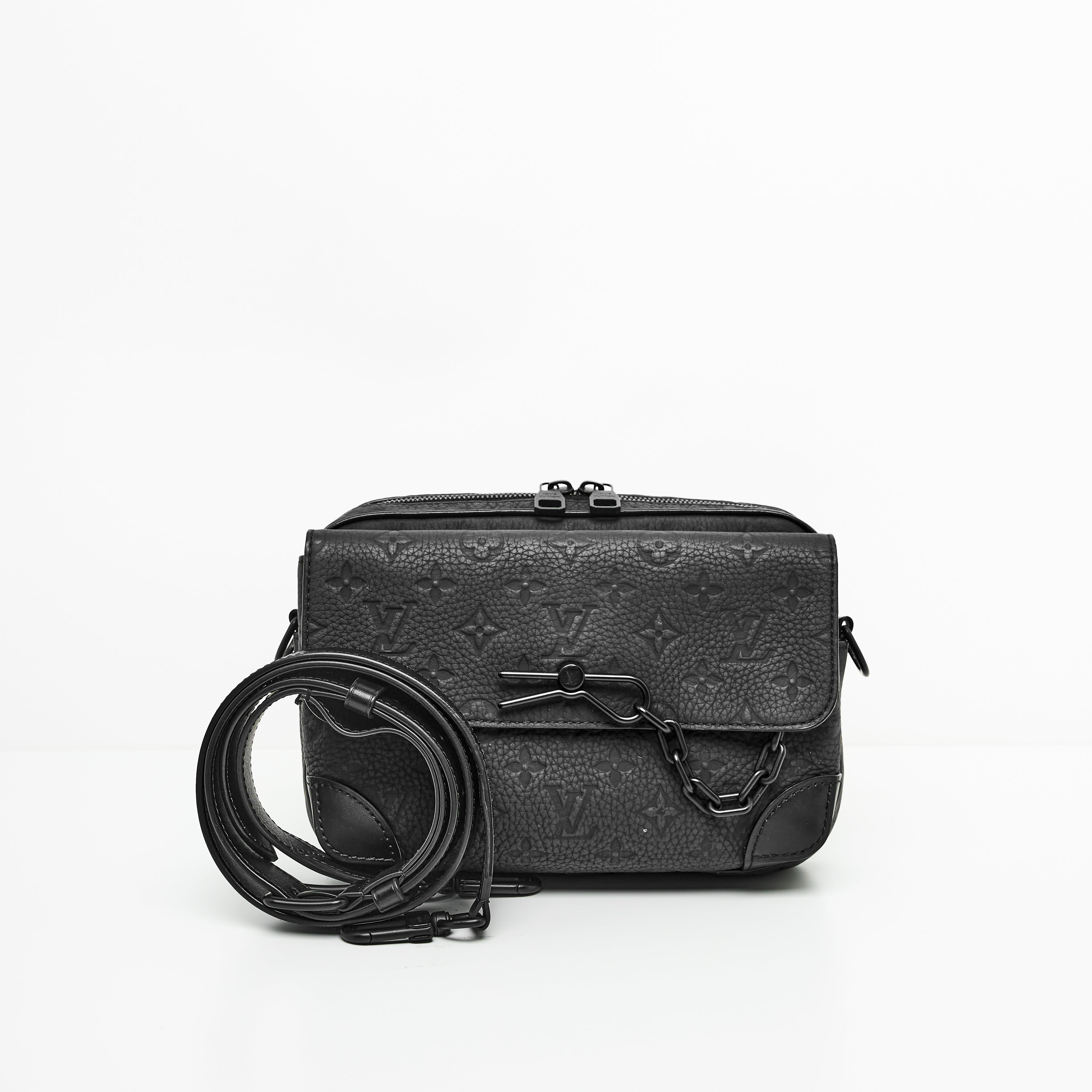 LV Steamer Bag in Black