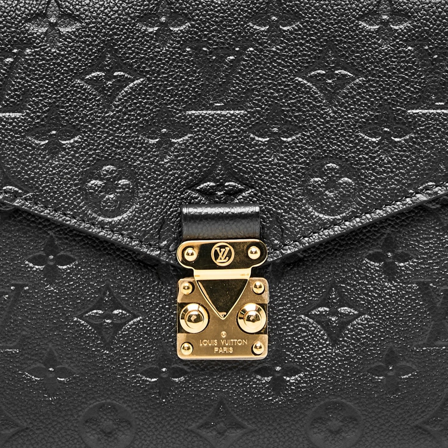 LV POCHETTE METIS IN BLACK