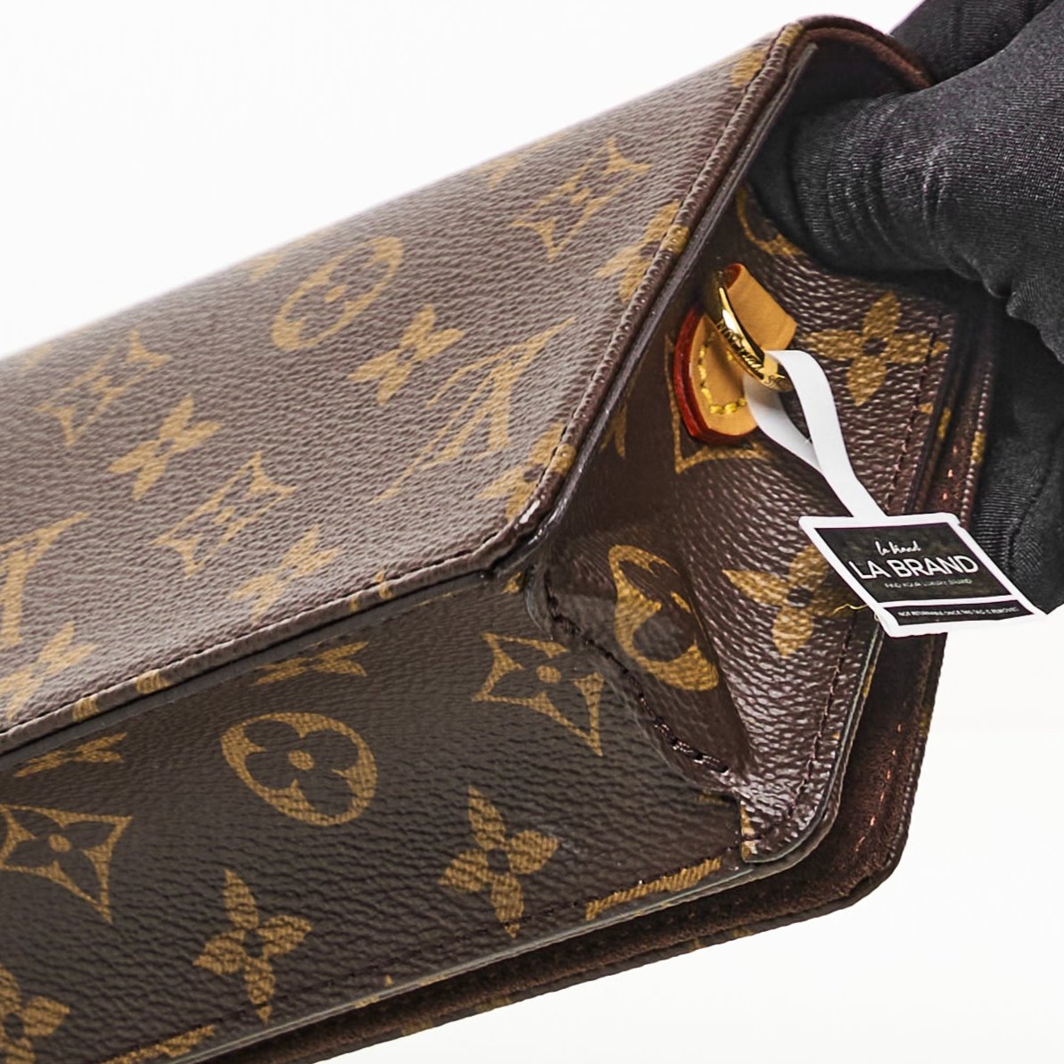 LV WALLET ON CHAIN LILY