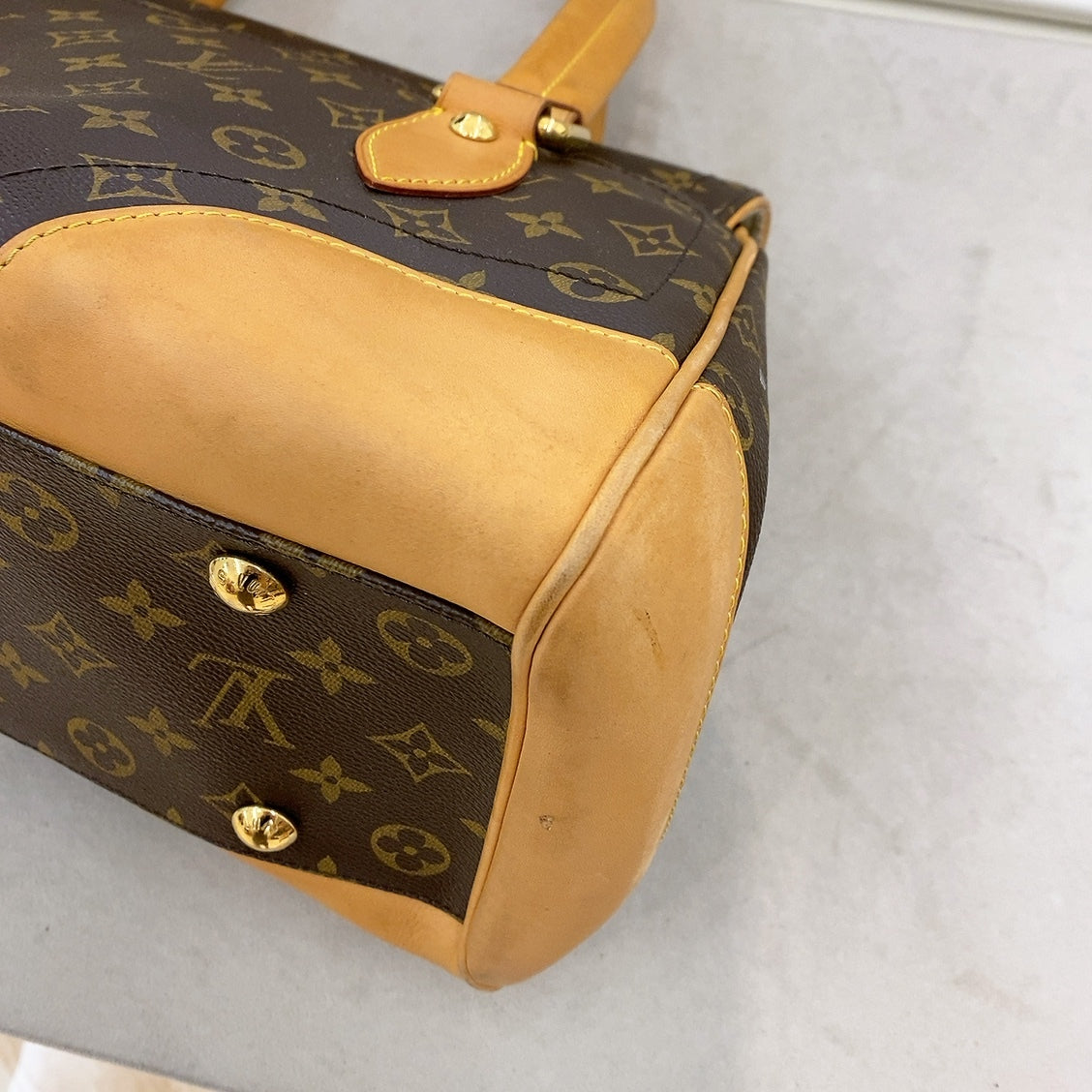 LV Monogram Beverly GM