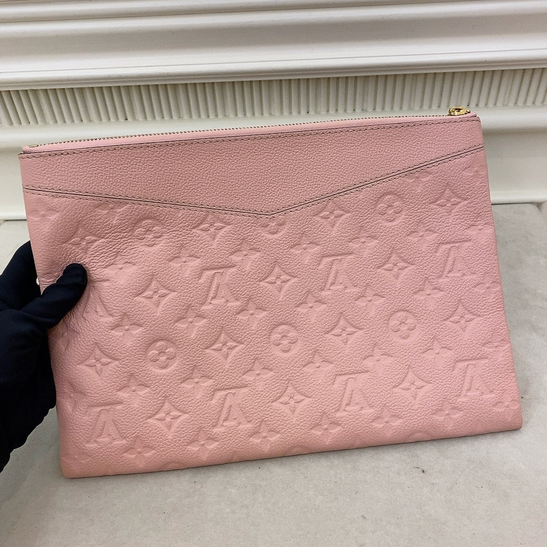 LV Empreinte Daily Pouch in Pink