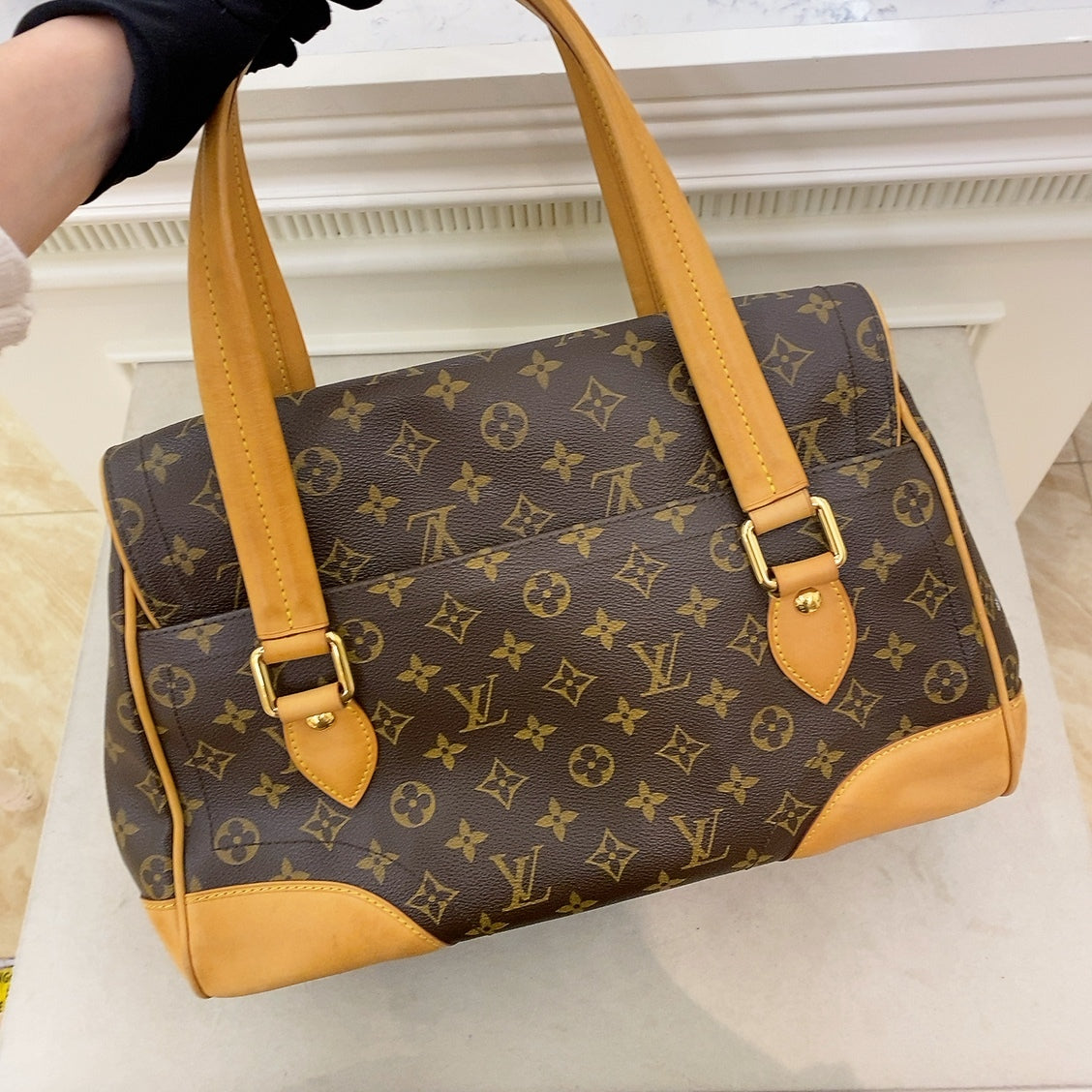 LV Monogram Beverly GM