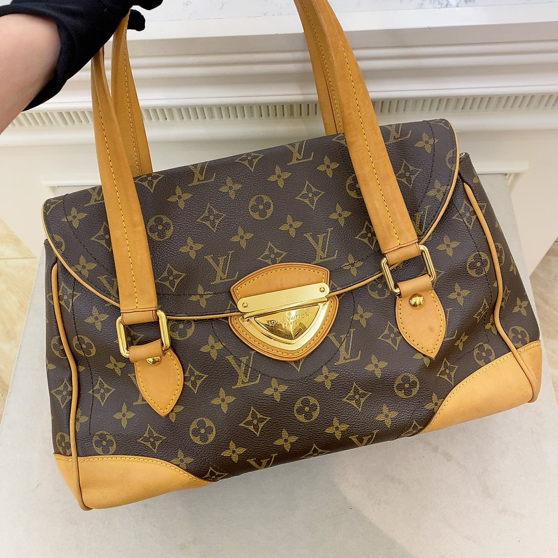 LV Monogram Beverly GM